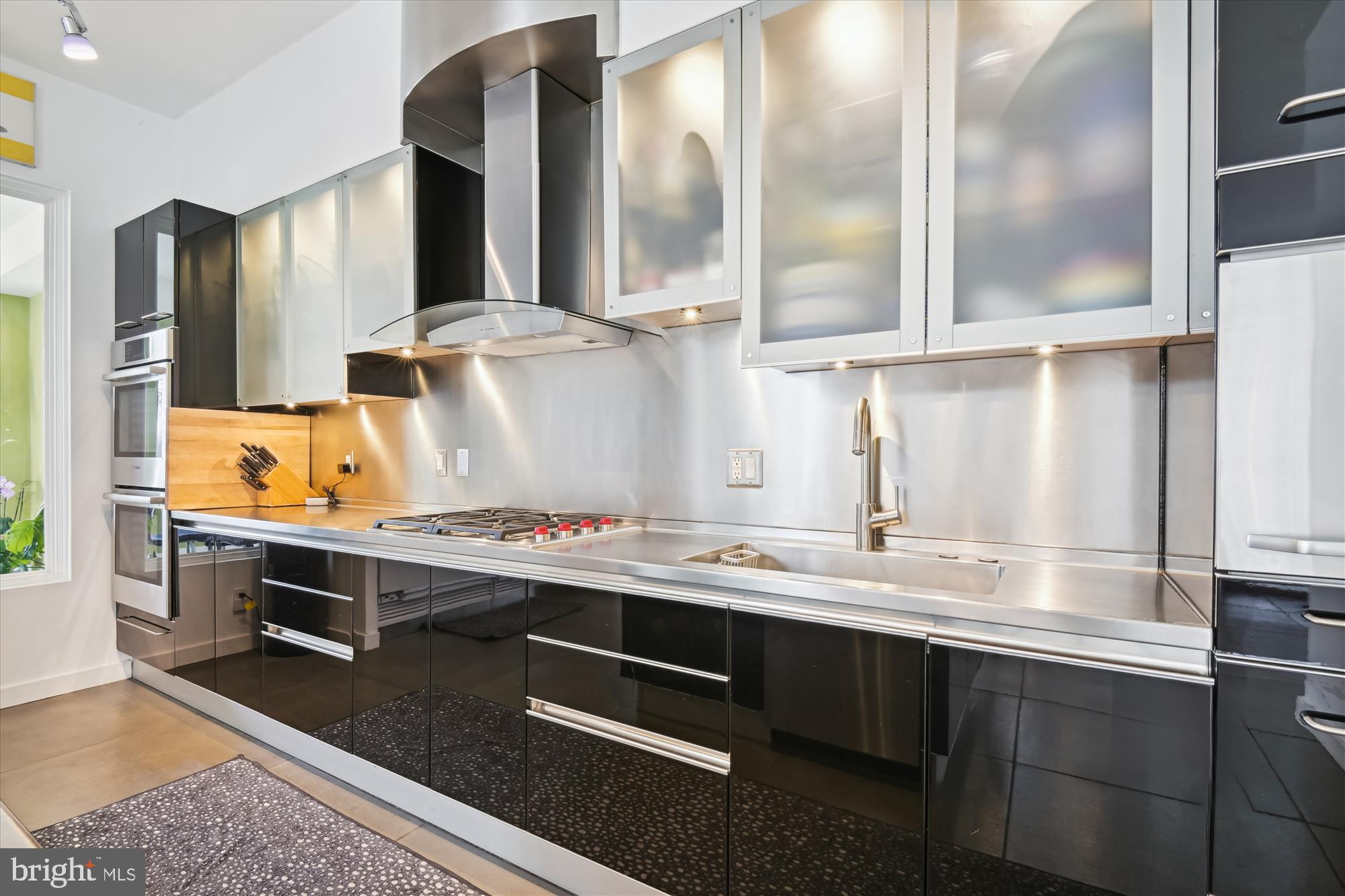 LAKE SHORE - Residential