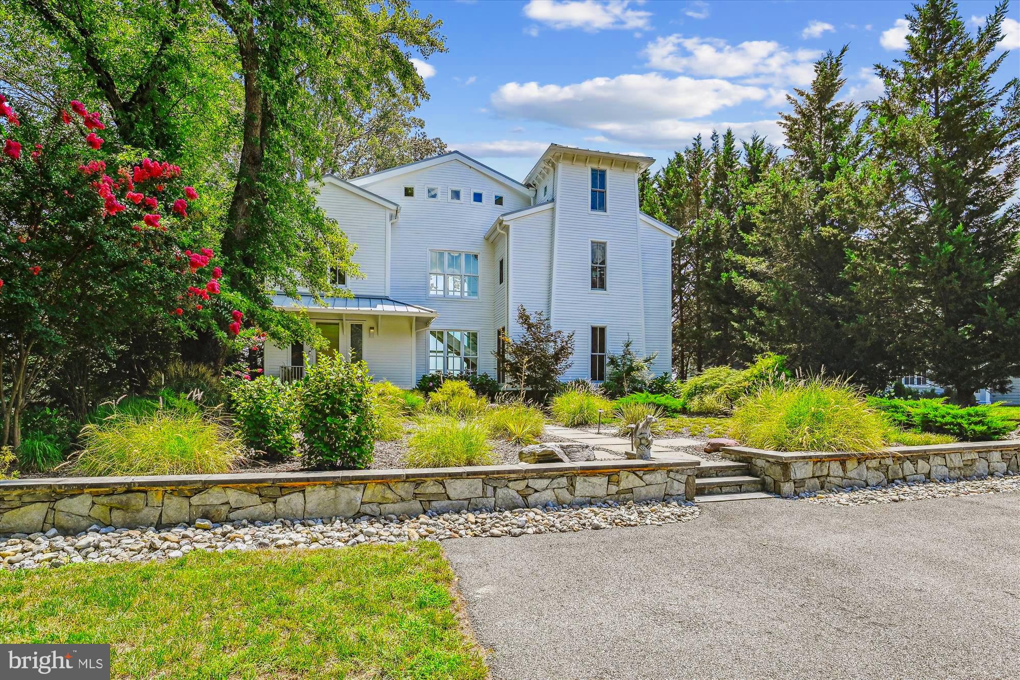 LAKE SHORE - Residential