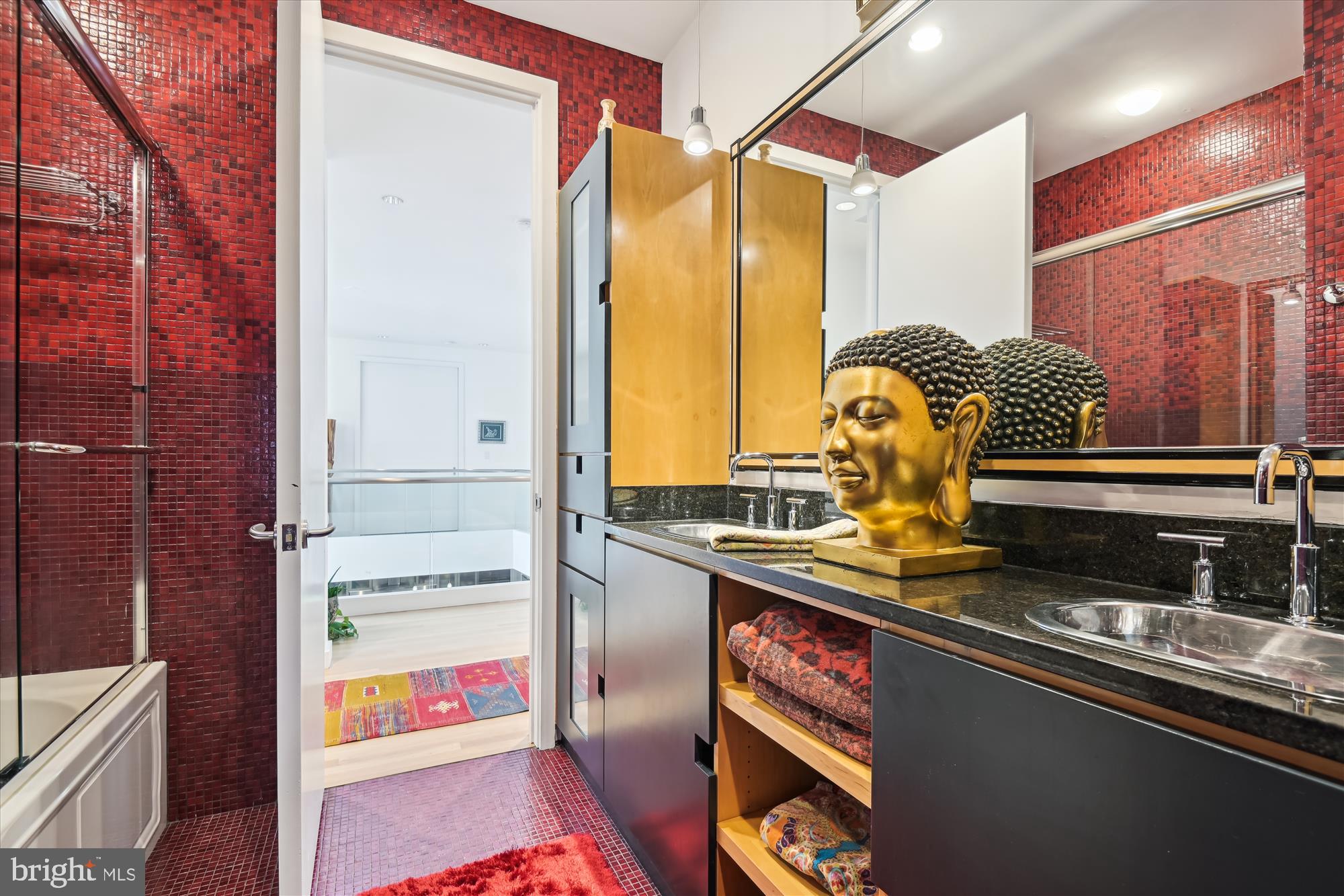 LAKE SHORE - Residential