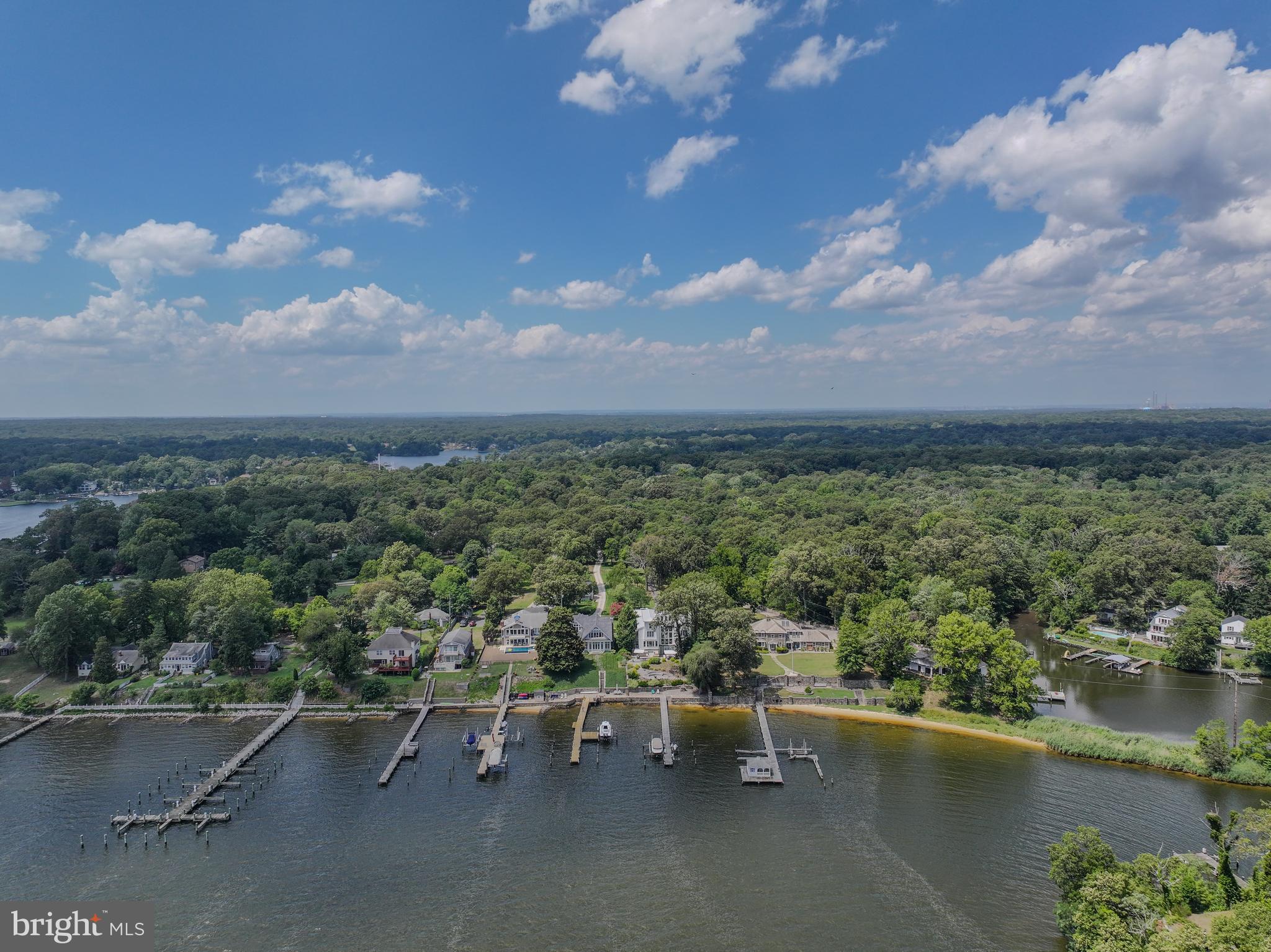 LAKE SHORE - Residential