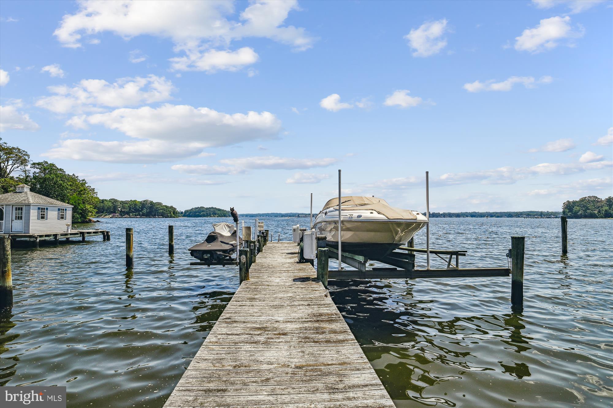 LAKE SHORE - Residential