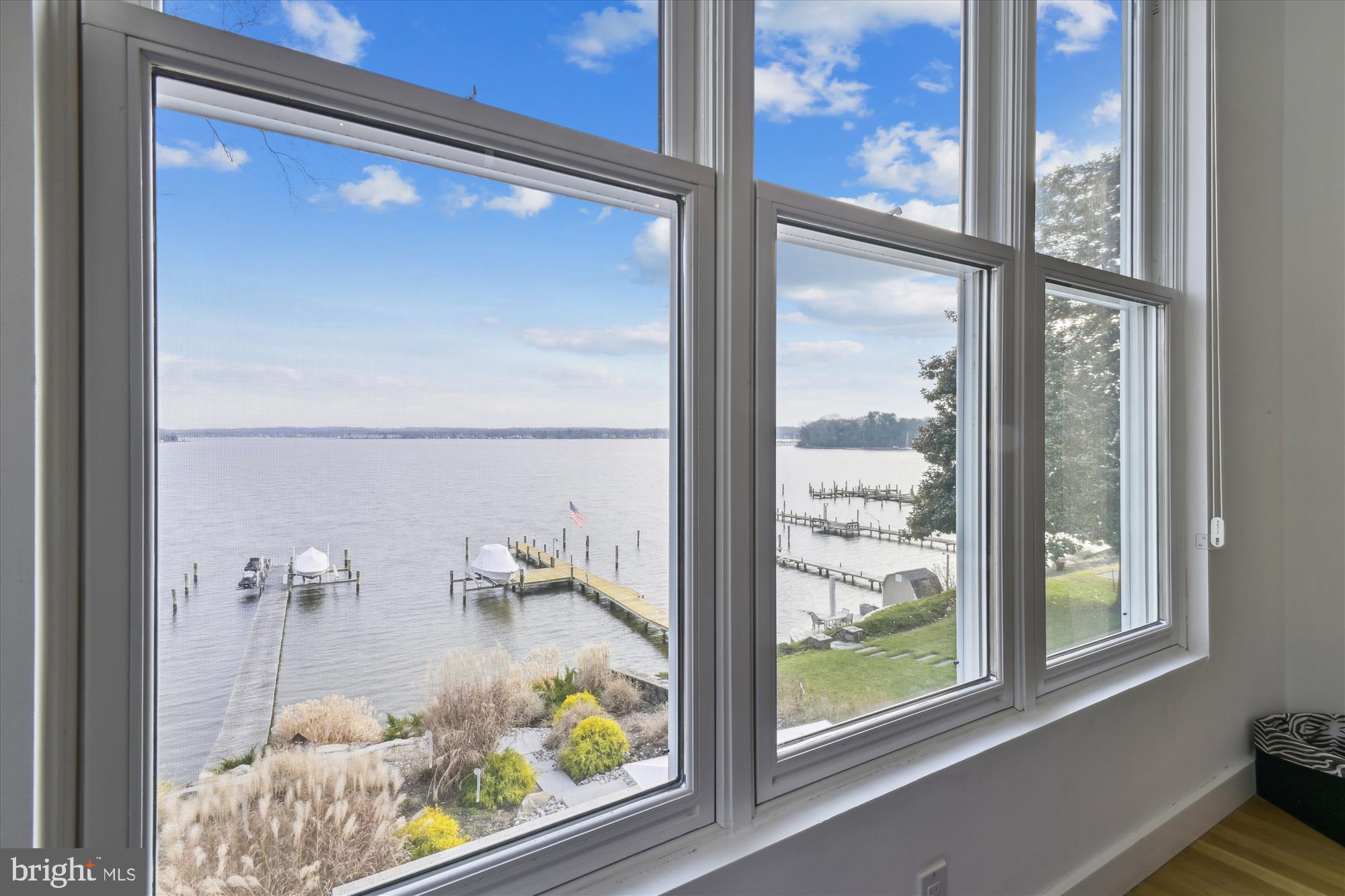 LAKE SHORE - Residential