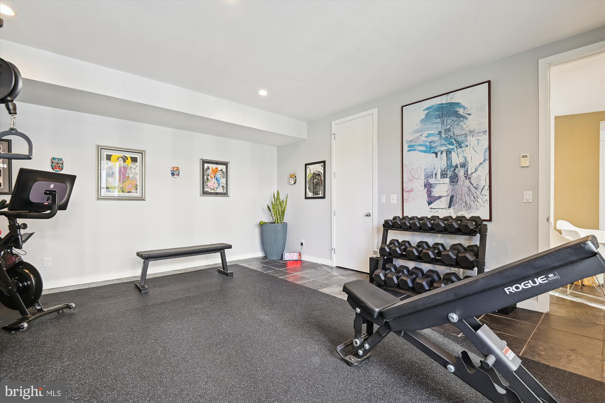 LAKE SHORE - Residential