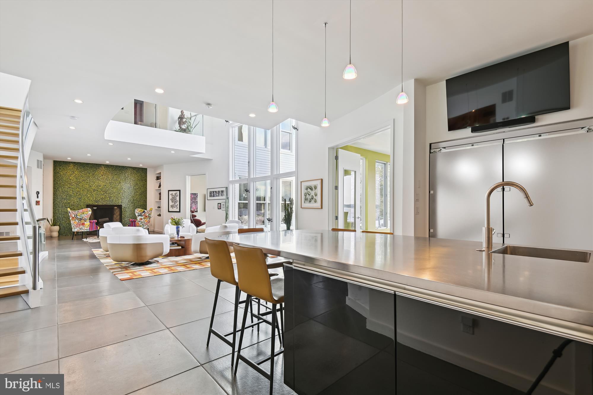 LAKE SHORE - Residential