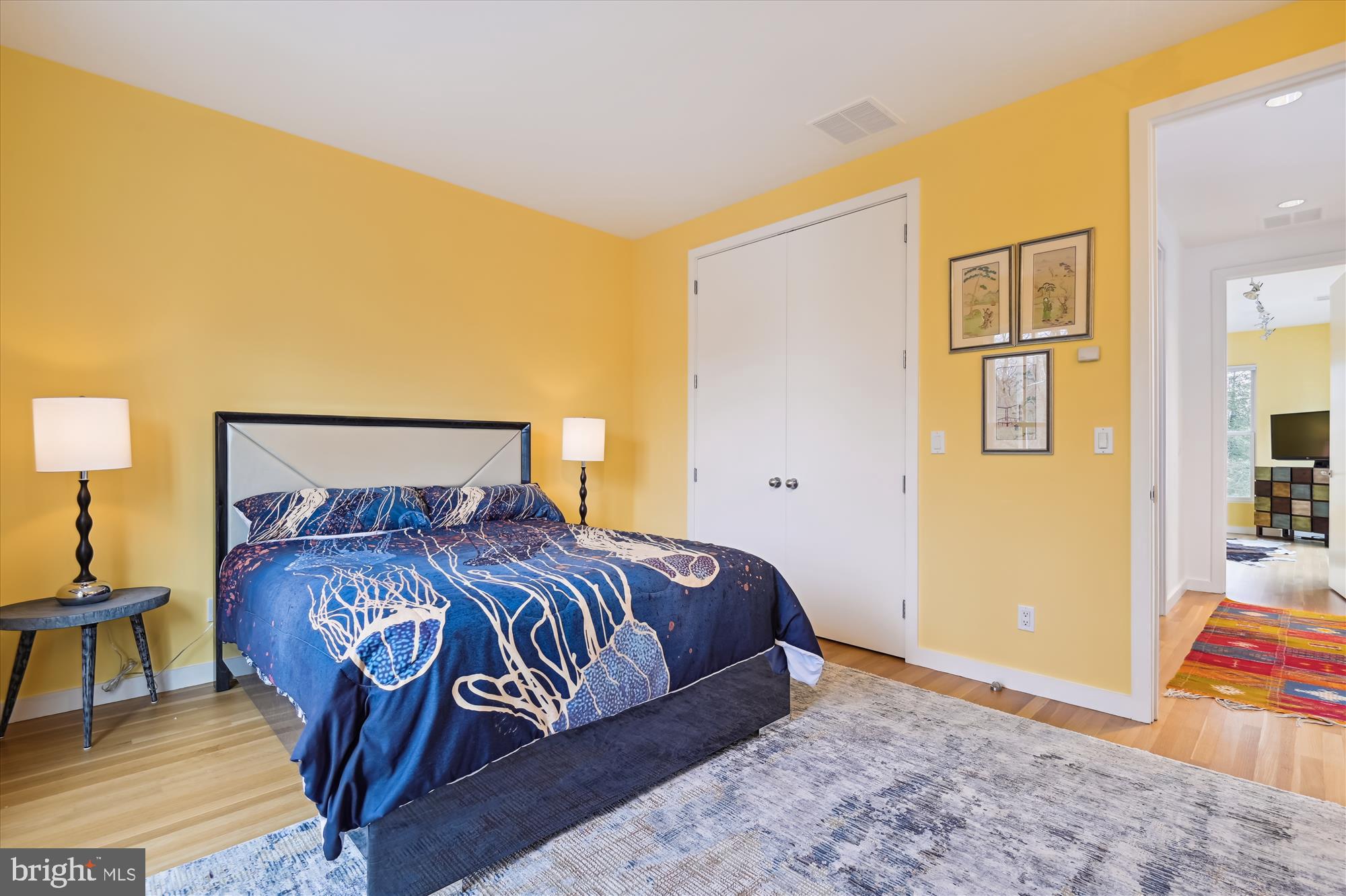 LAKE SHORE - Residential