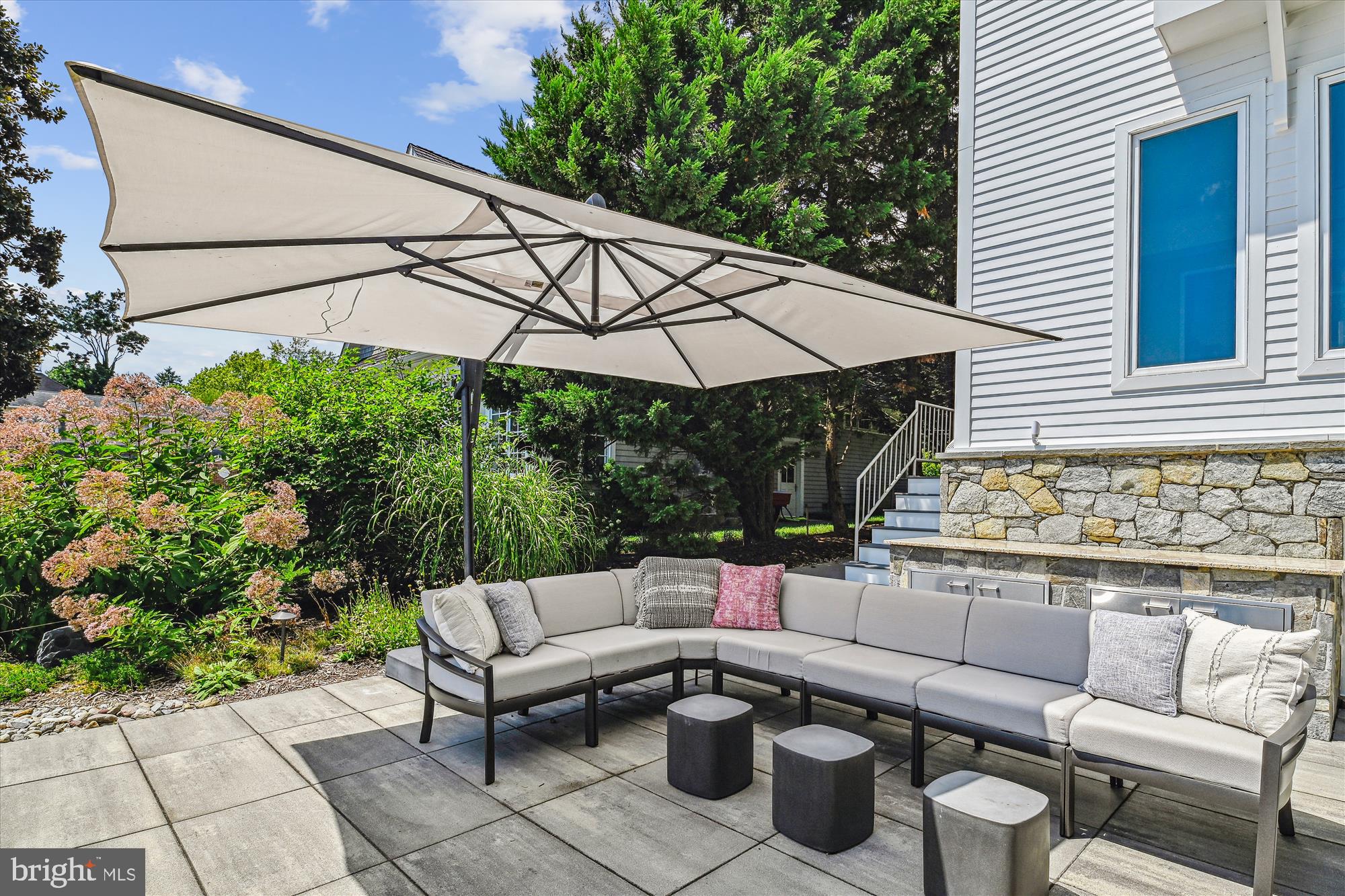 LAKE SHORE - Residential