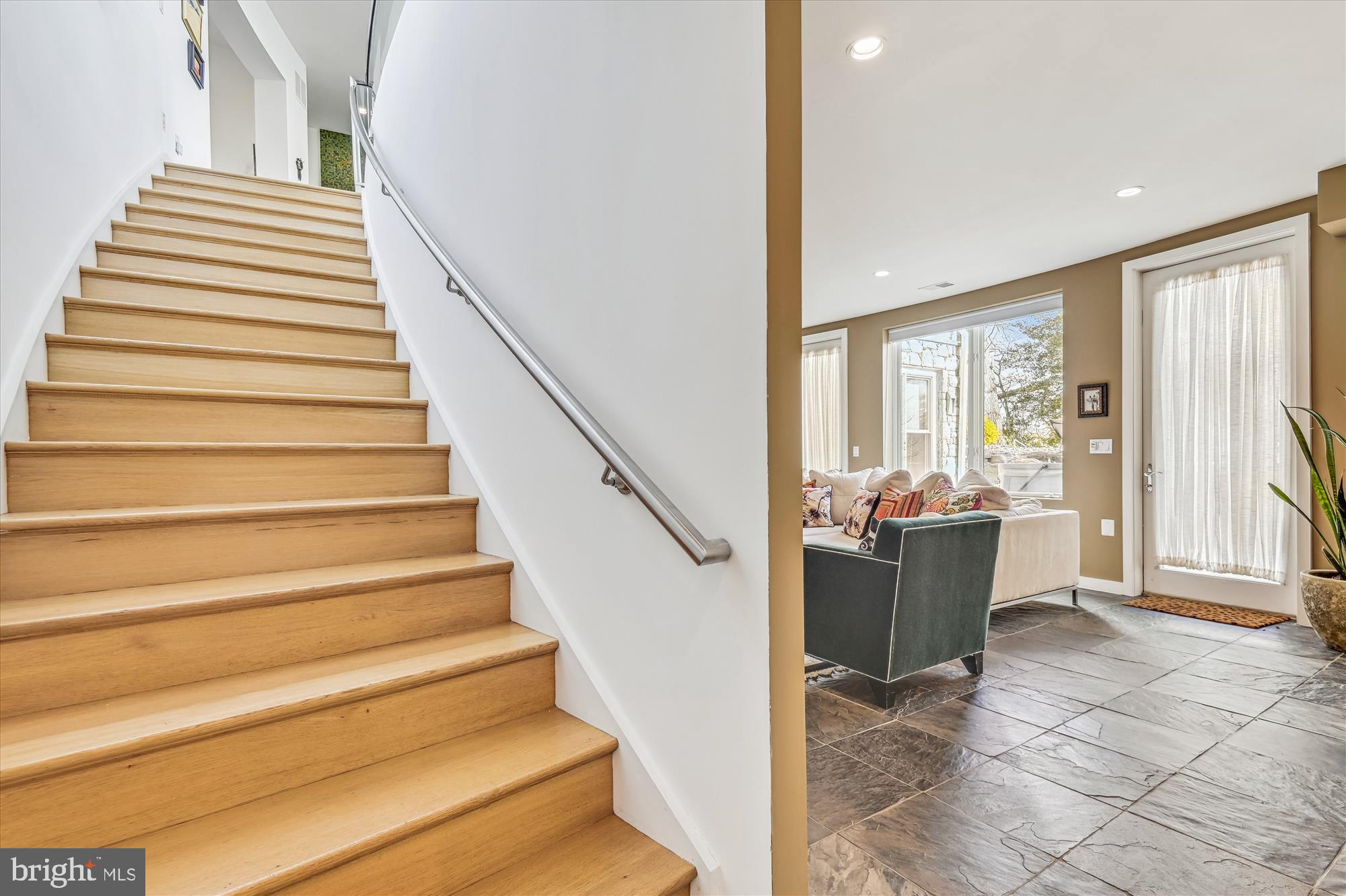 LAKE SHORE - Residential