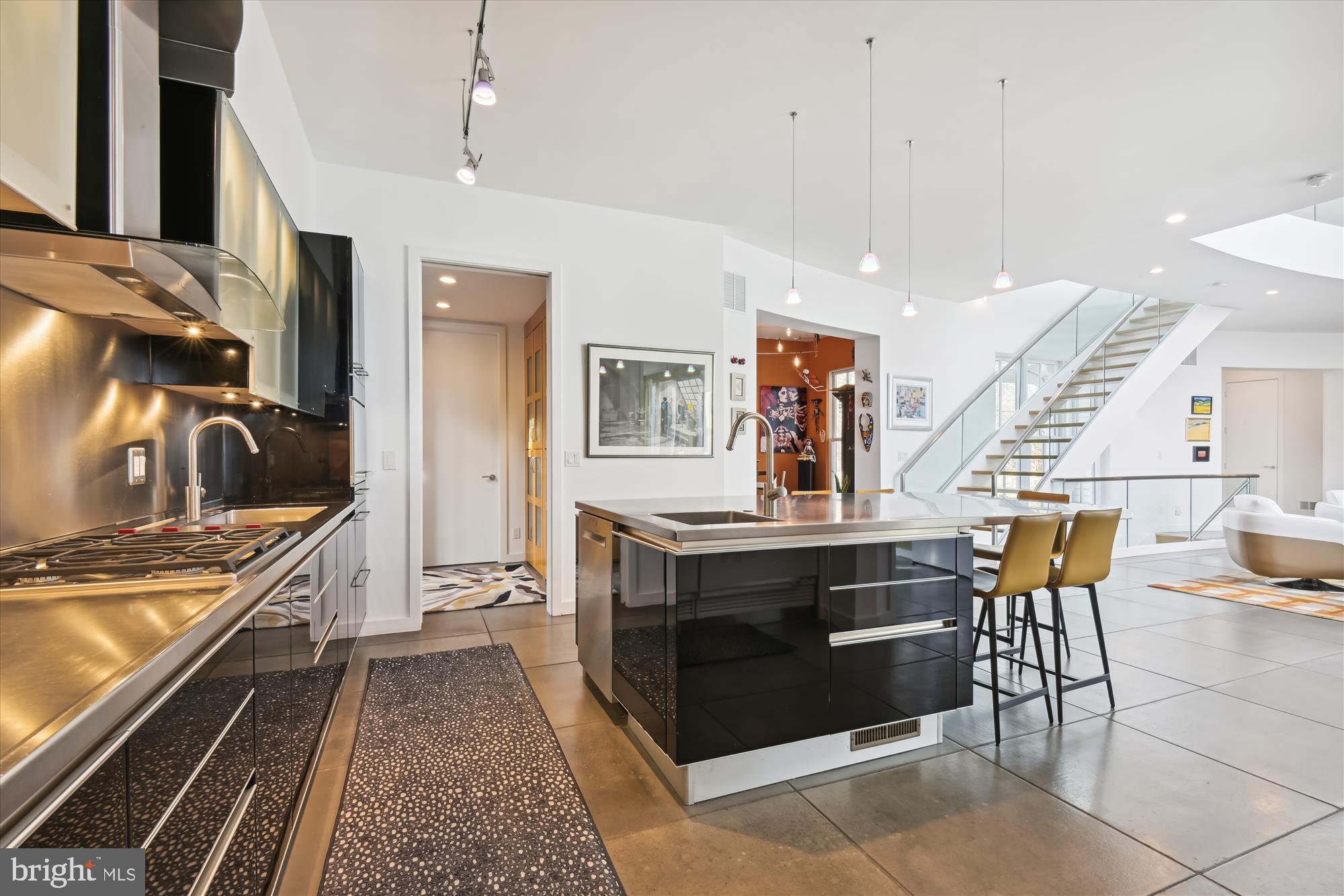 LAKE SHORE - Residential