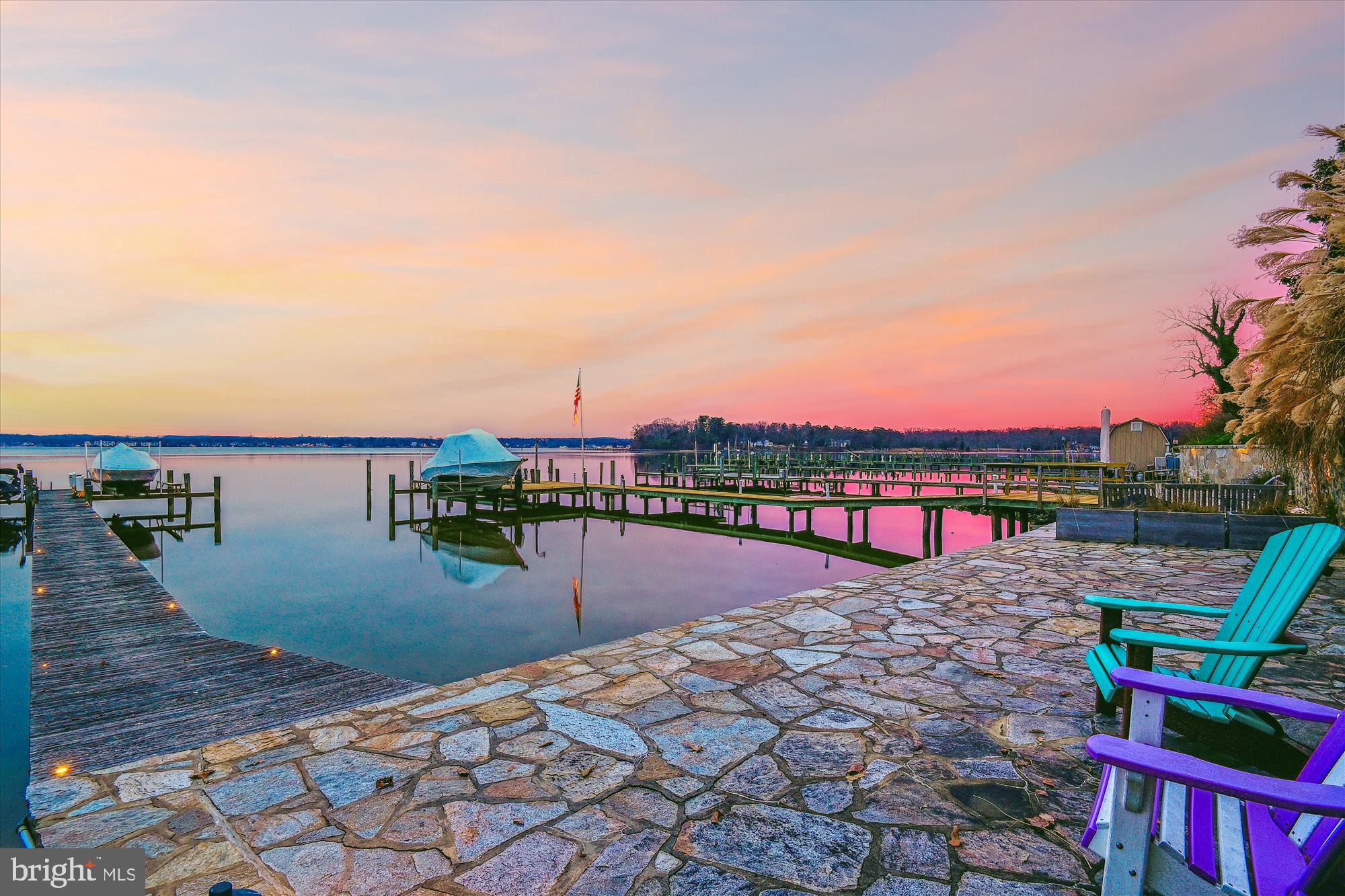 LAKE SHORE - Residential