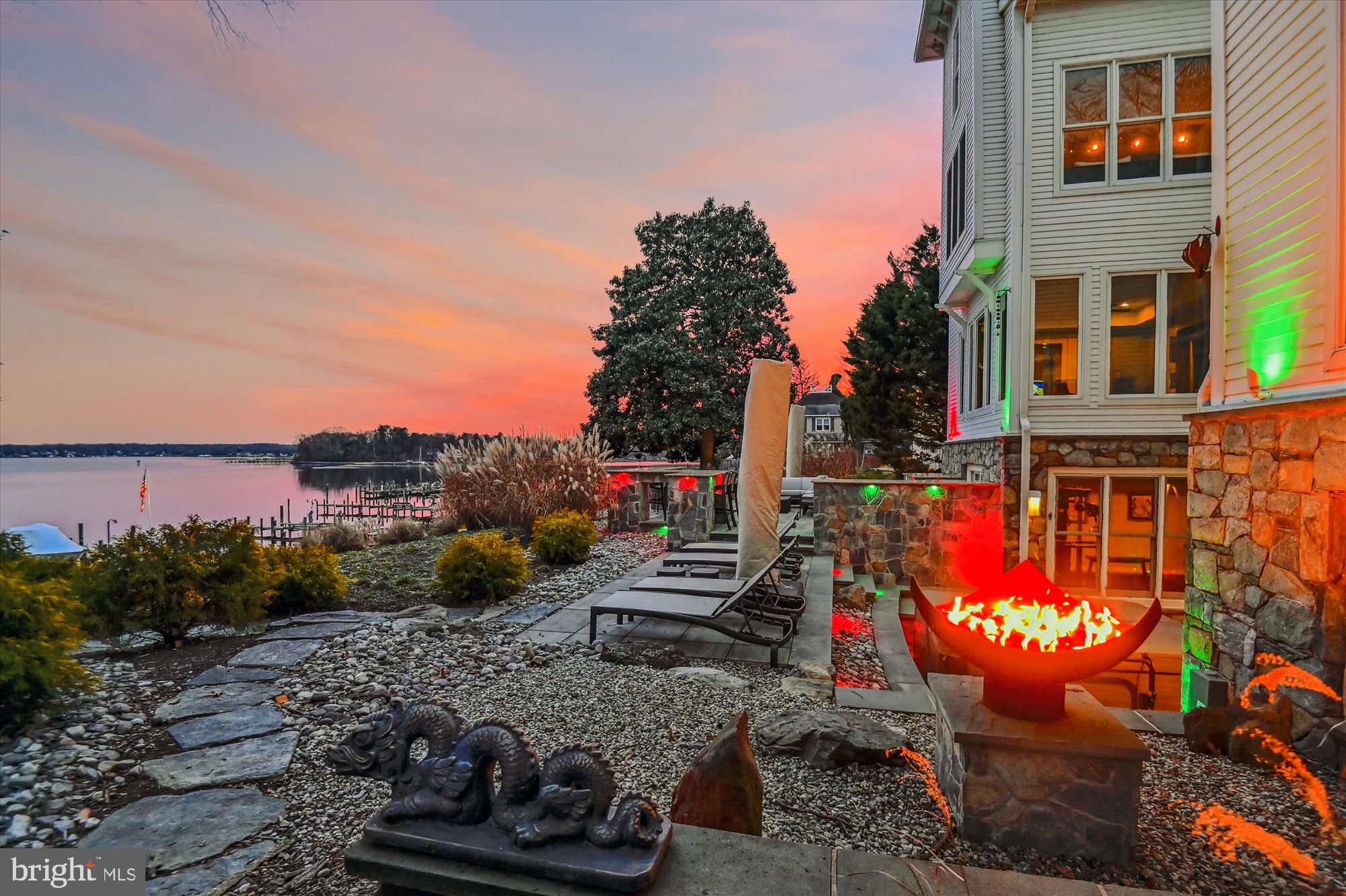 LAKE SHORE - Residential