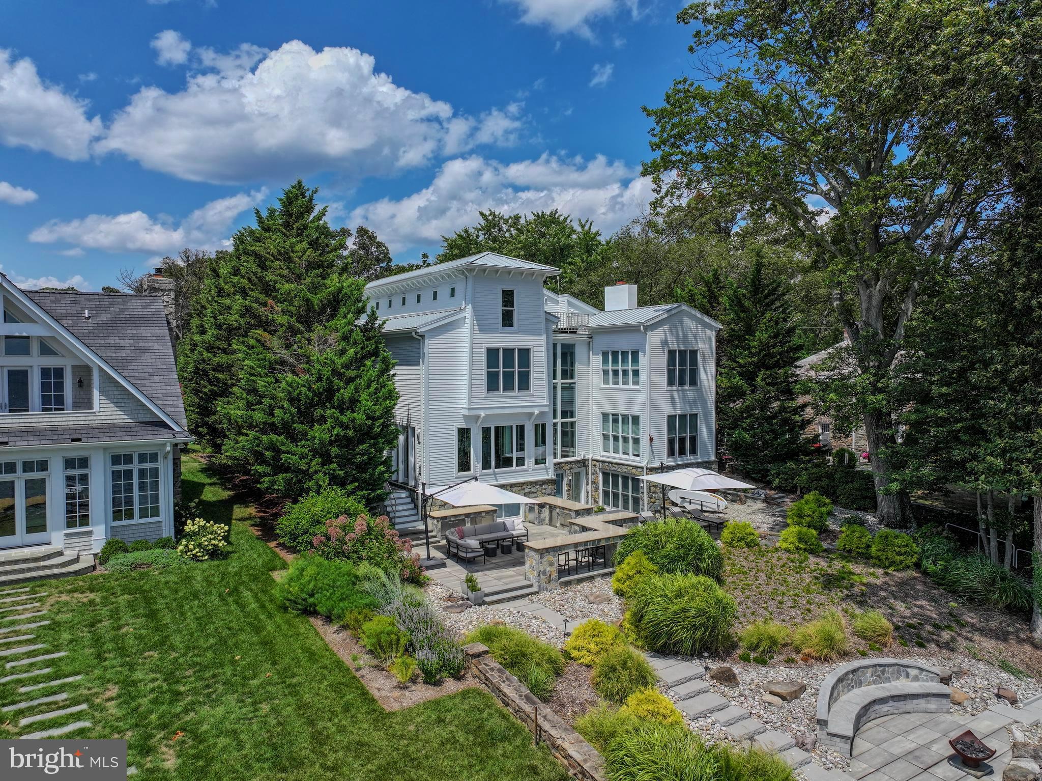 LAKE SHORE - Residential