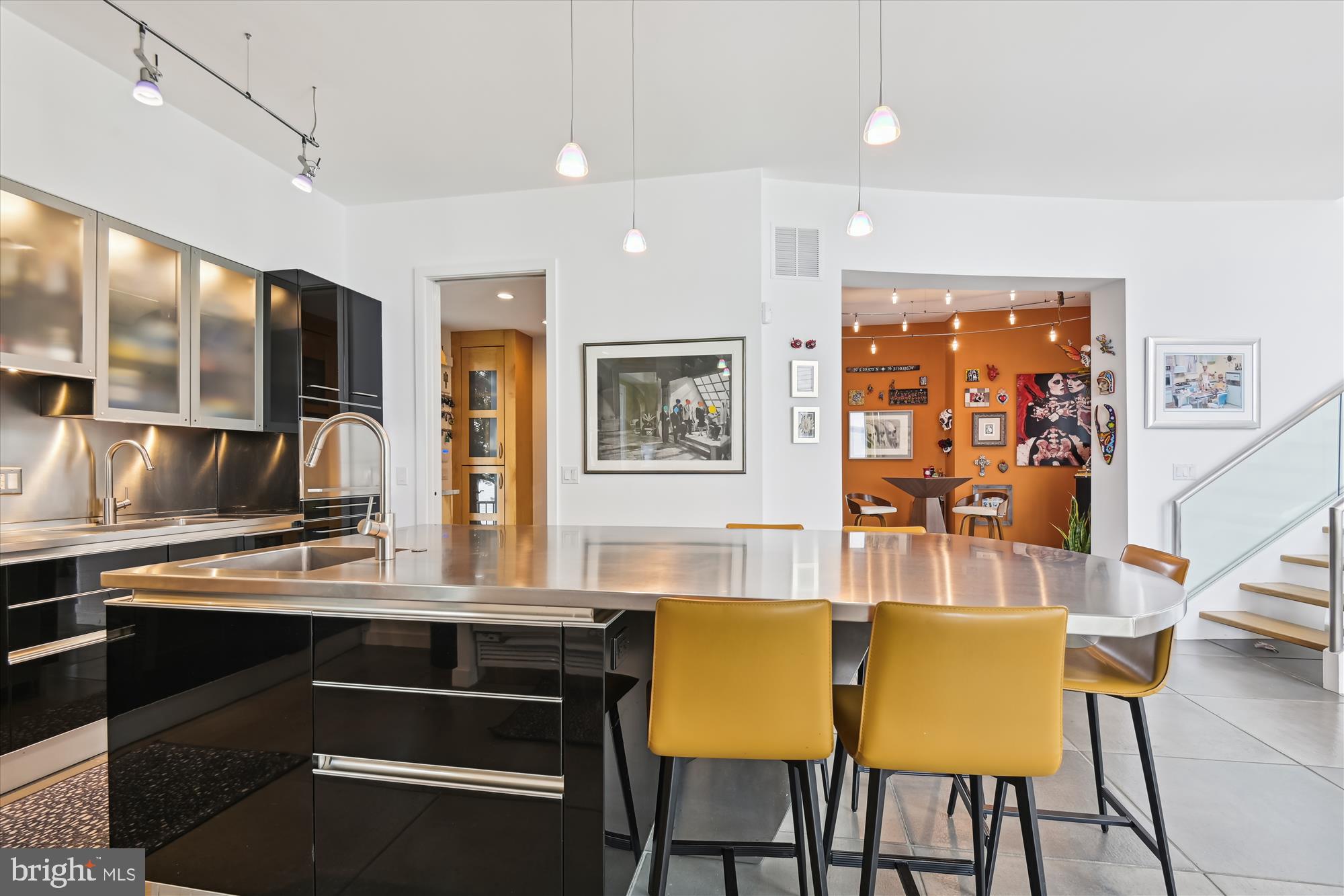 LAKE SHORE - Residential