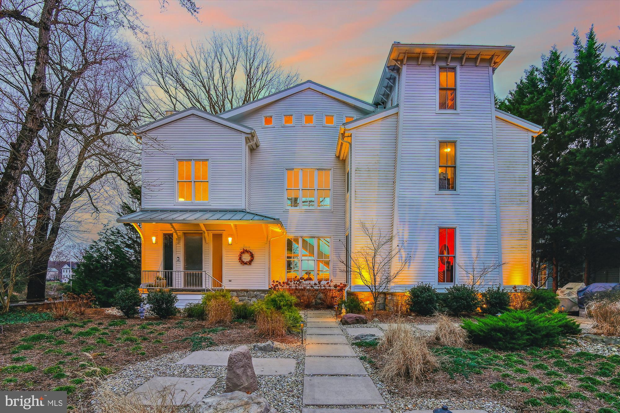 LAKE SHORE - Residential