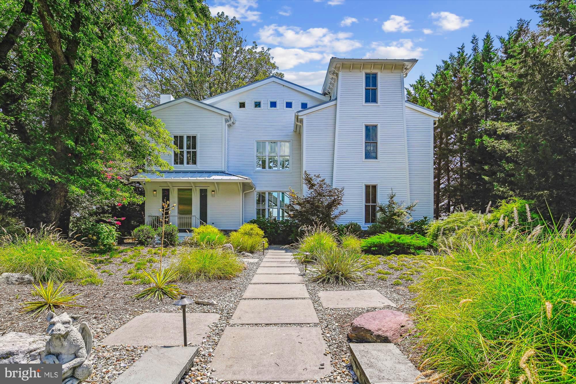 LAKE SHORE - Residential