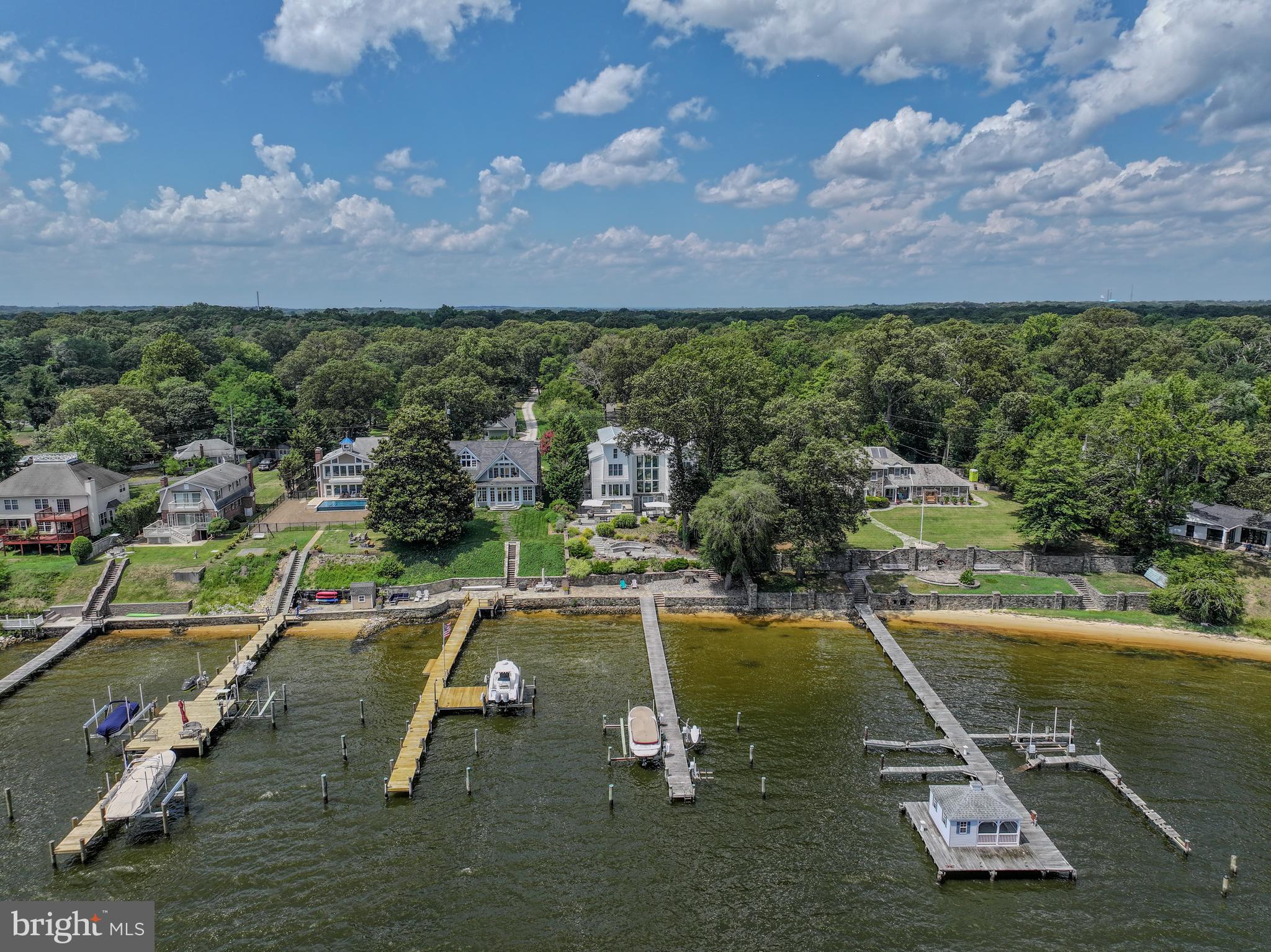 LAKE SHORE - Residential