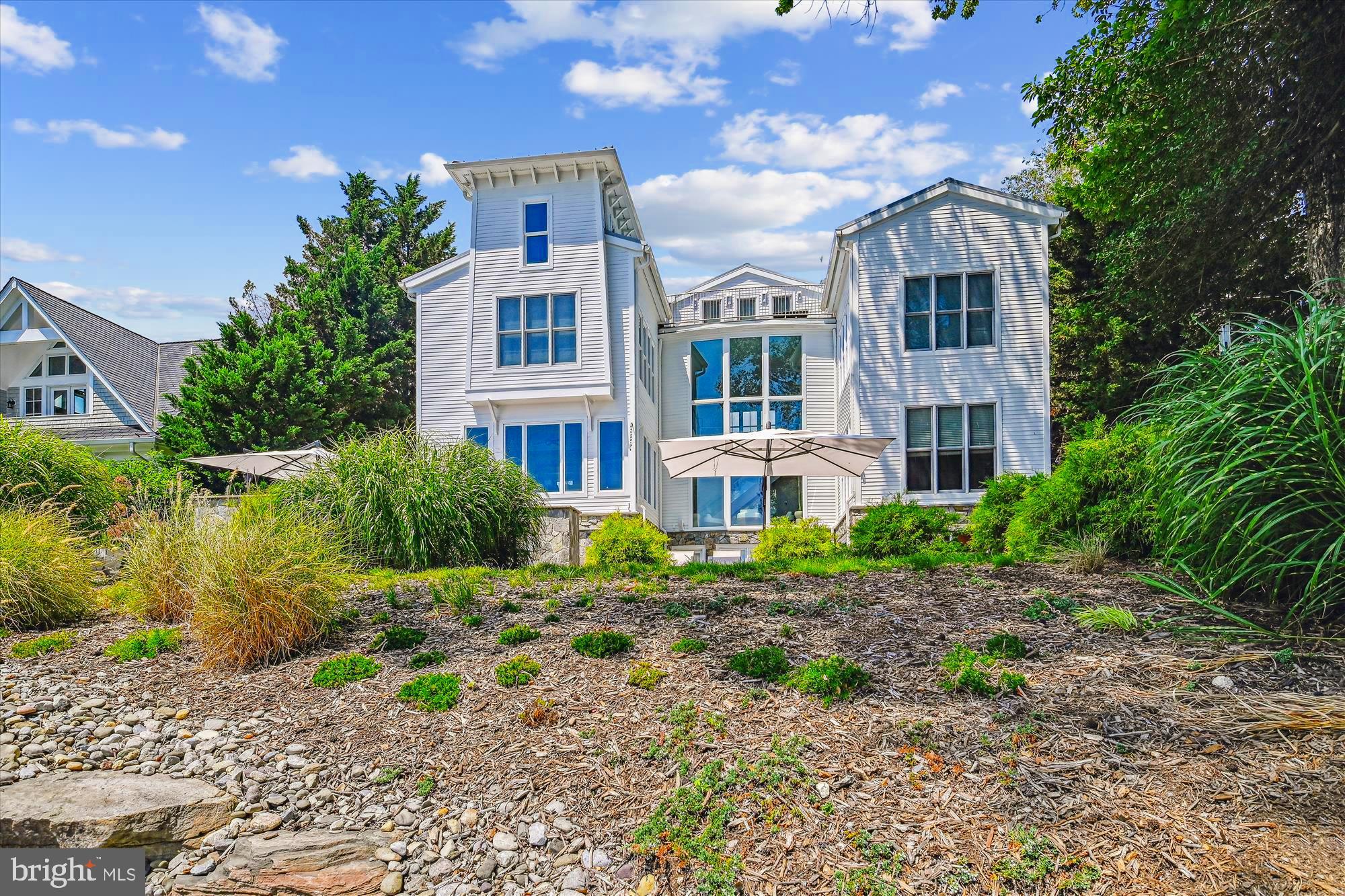 LAKE SHORE - Residential