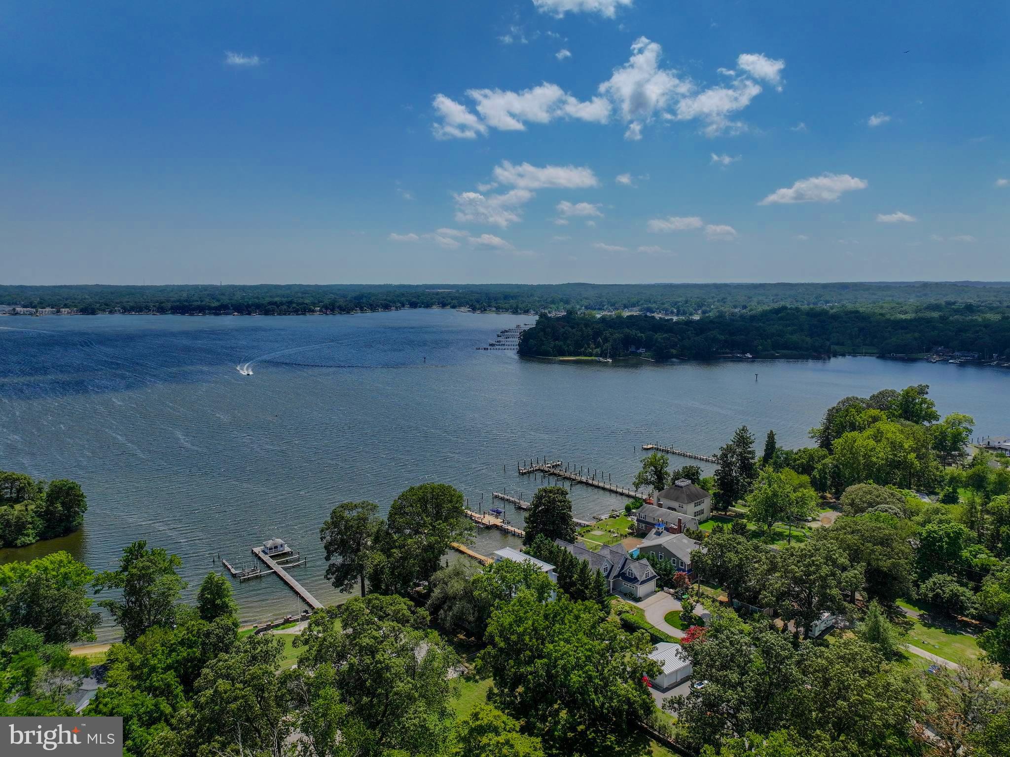 LAKE SHORE - Residential