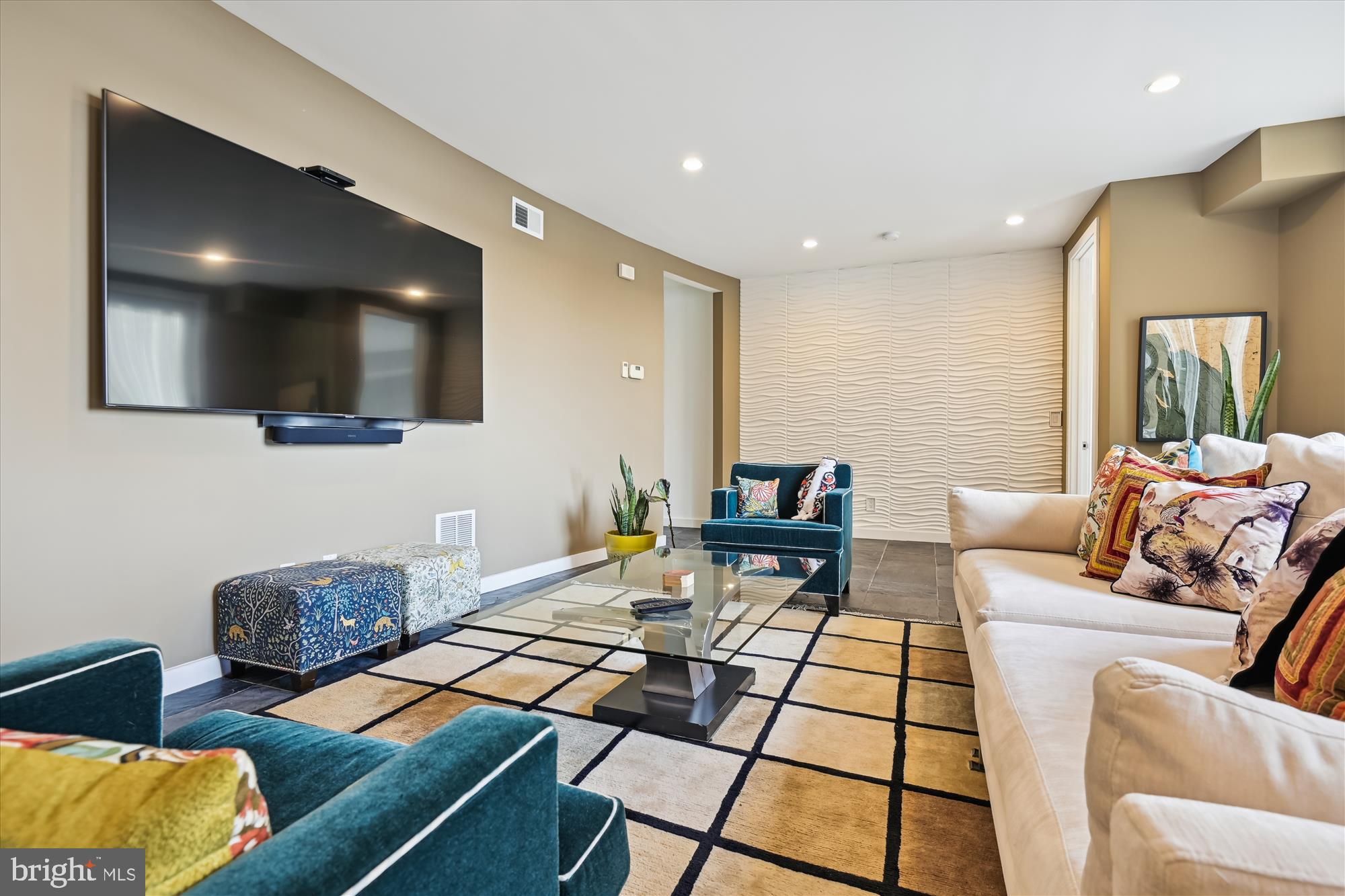 LAKE SHORE - Residential