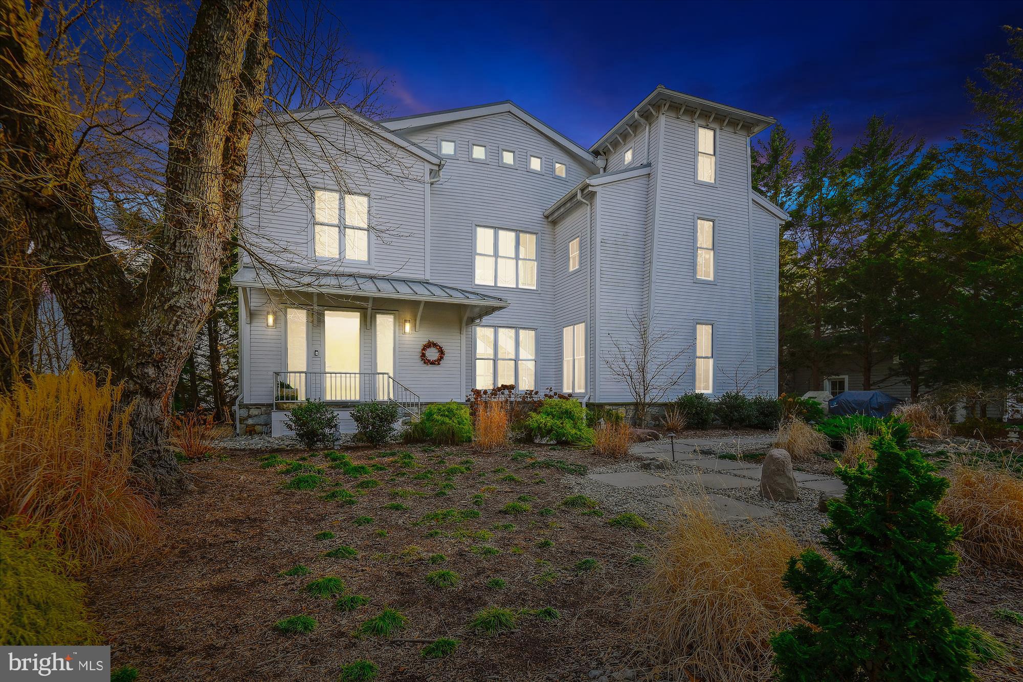 LAKE SHORE - Residential