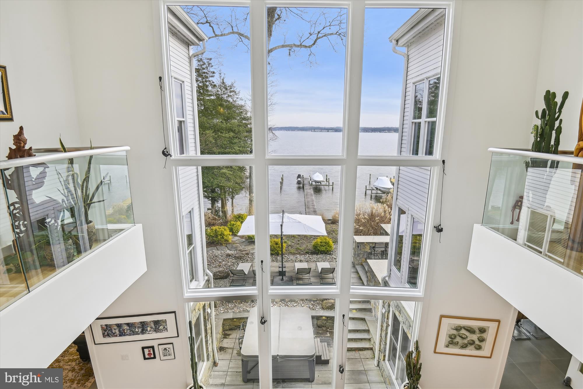 LAKE SHORE - Residential