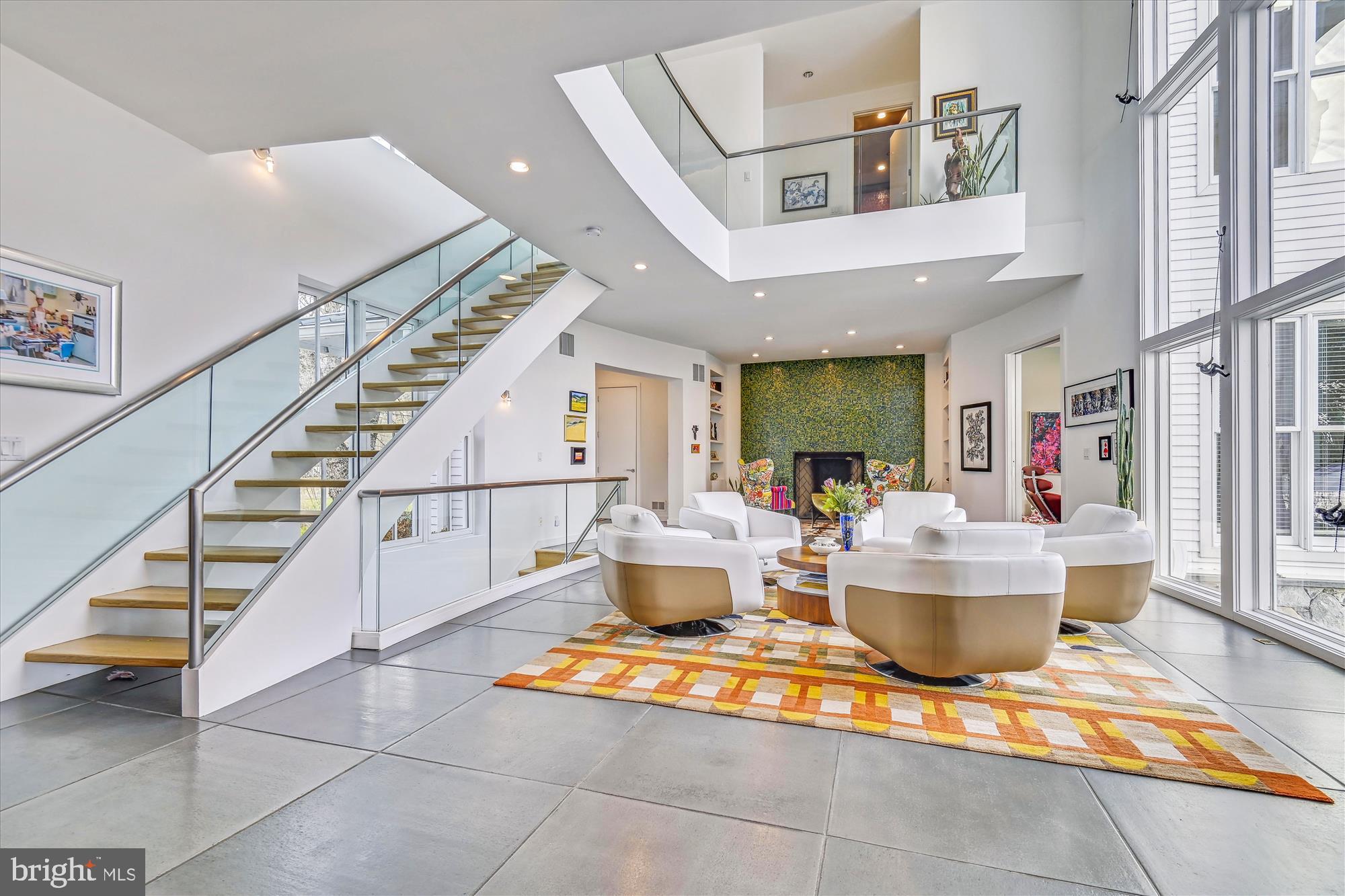 LAKE SHORE - Residential