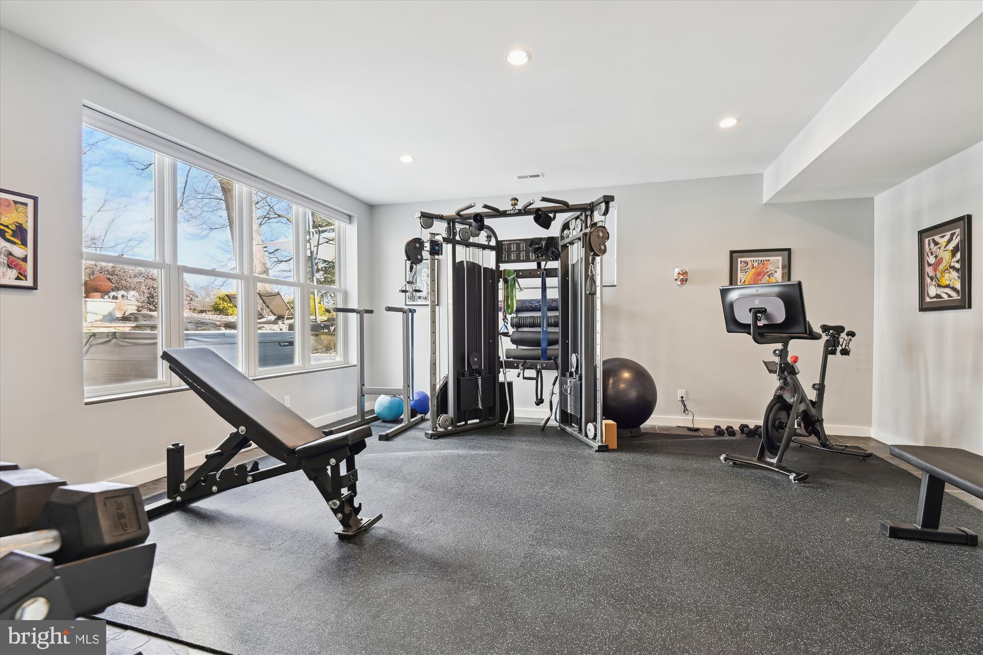 LAKE SHORE - Residential