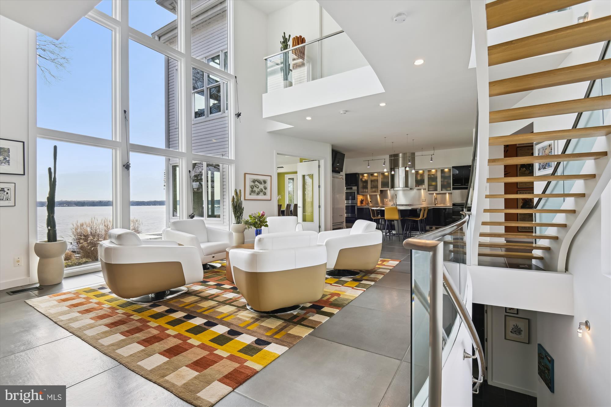 LAKE SHORE - Residential