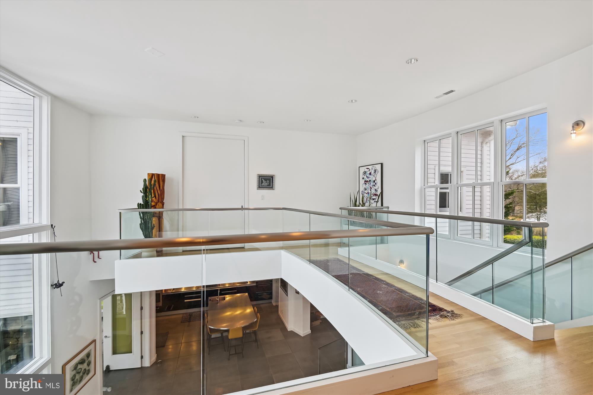 LAKE SHORE - Residential