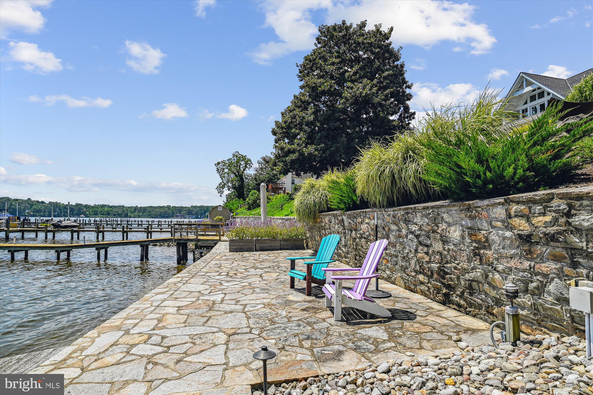 LAKE SHORE - Residential