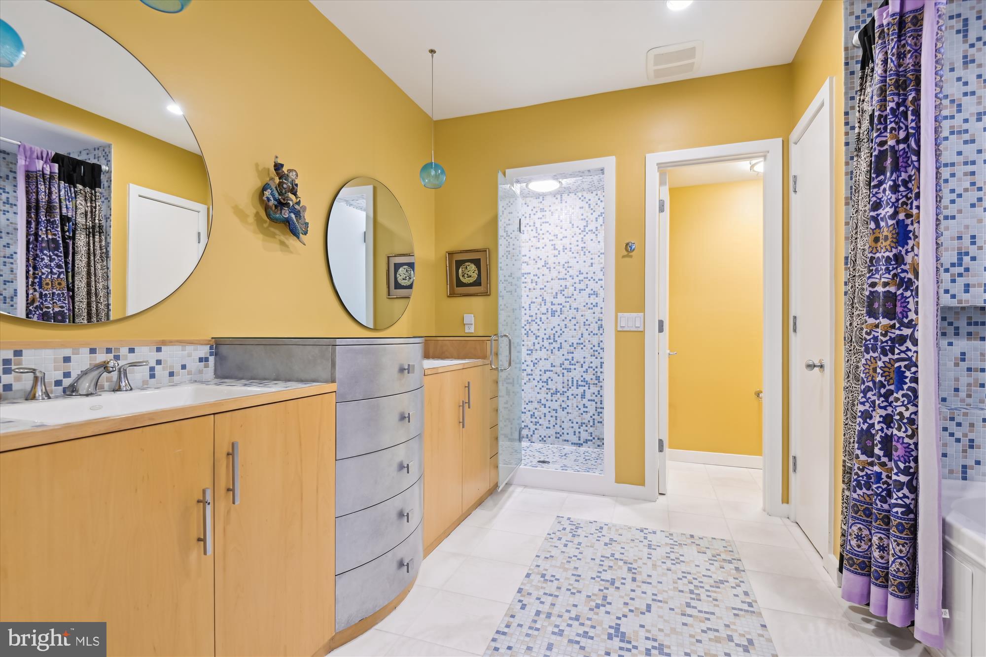 LAKE SHORE - Residential