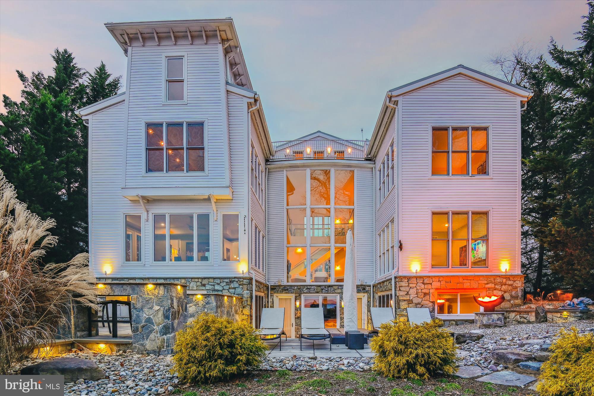 LAKE SHORE - Residential