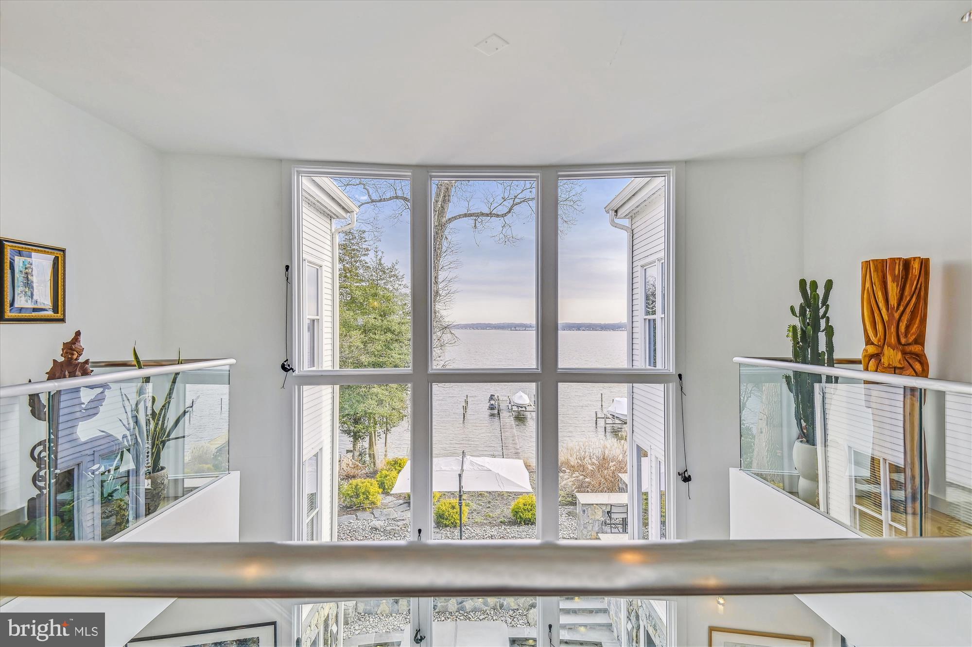 LAKE SHORE - Residential