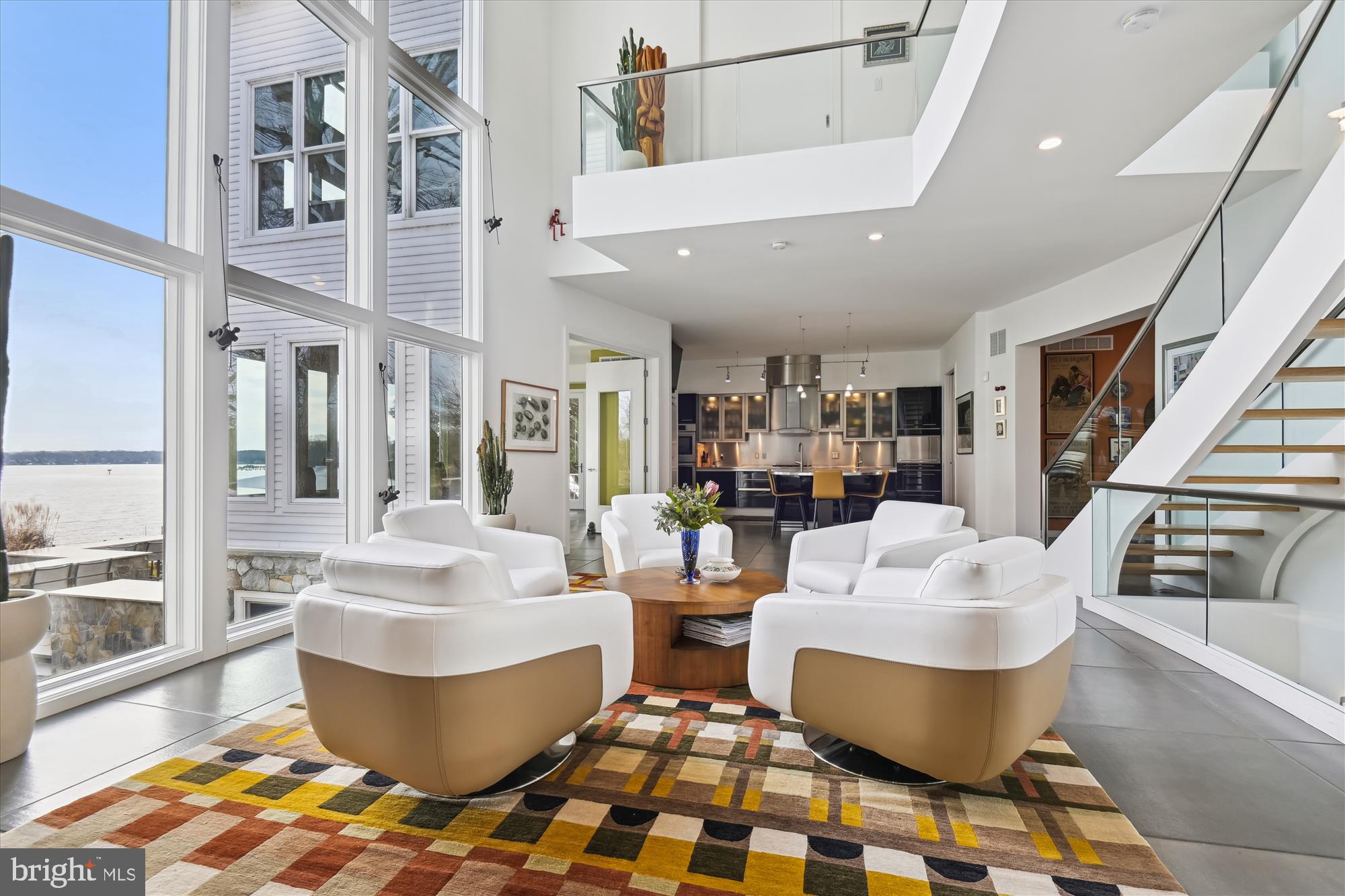 LAKE SHORE - Residential