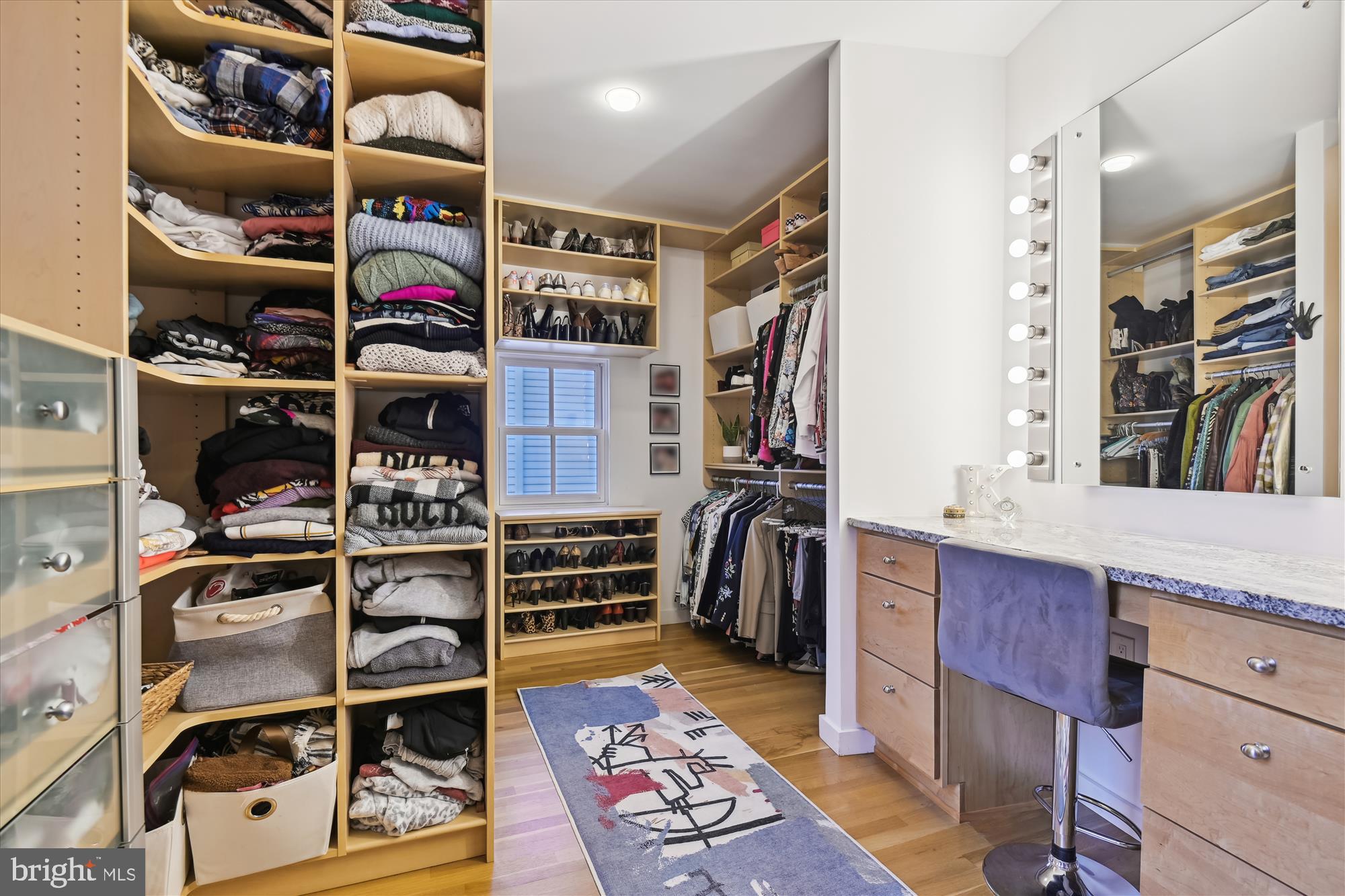 LAKE SHORE - Residential