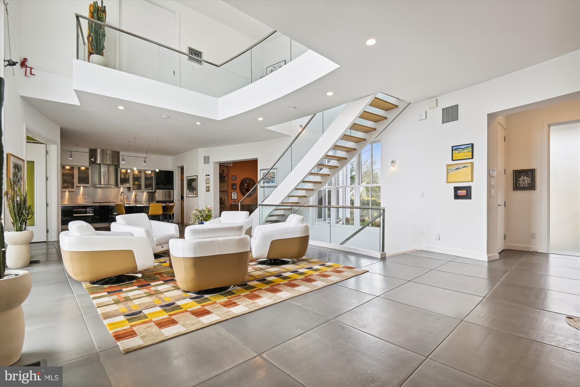 LAKE SHORE - Residential