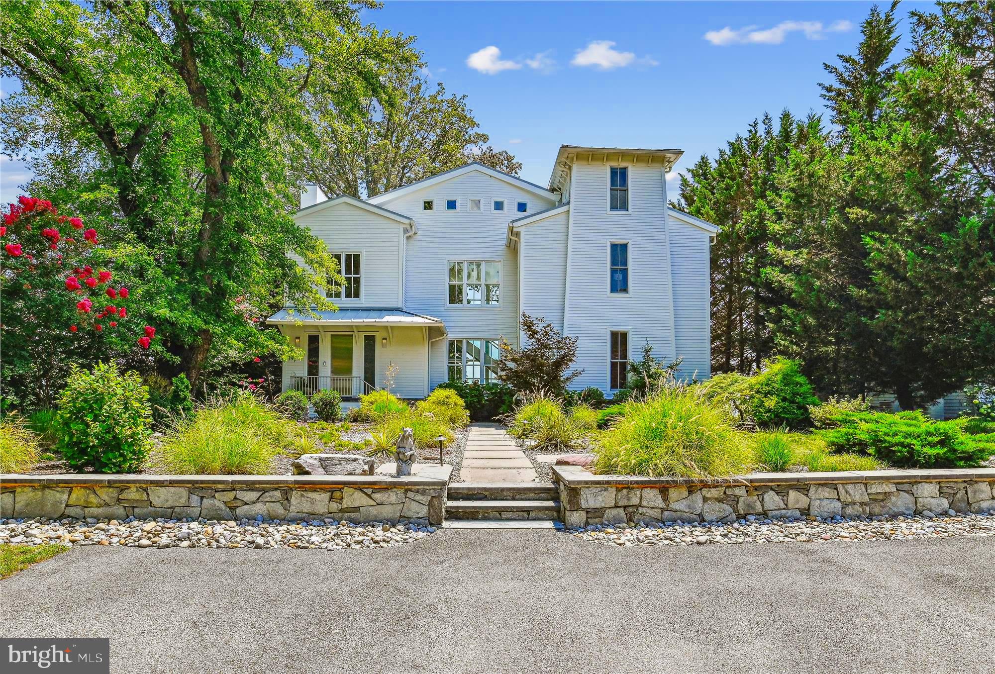 LAKE SHORE - Residential