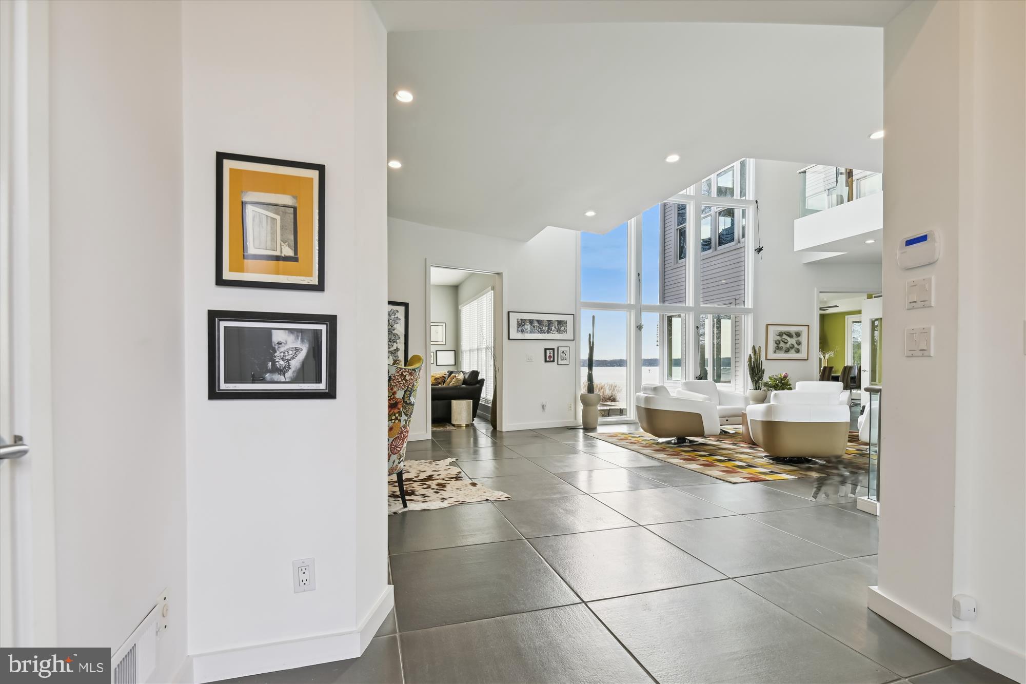 LAKE SHORE - Residential