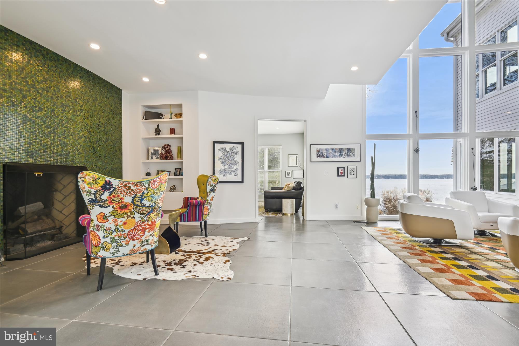 LAKE SHORE - Residential