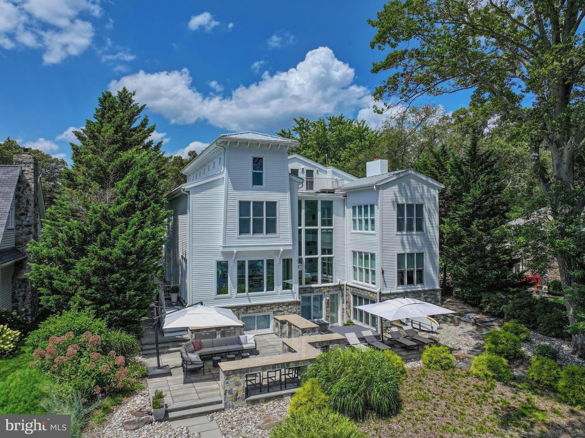 LAKE SHORE - Residential