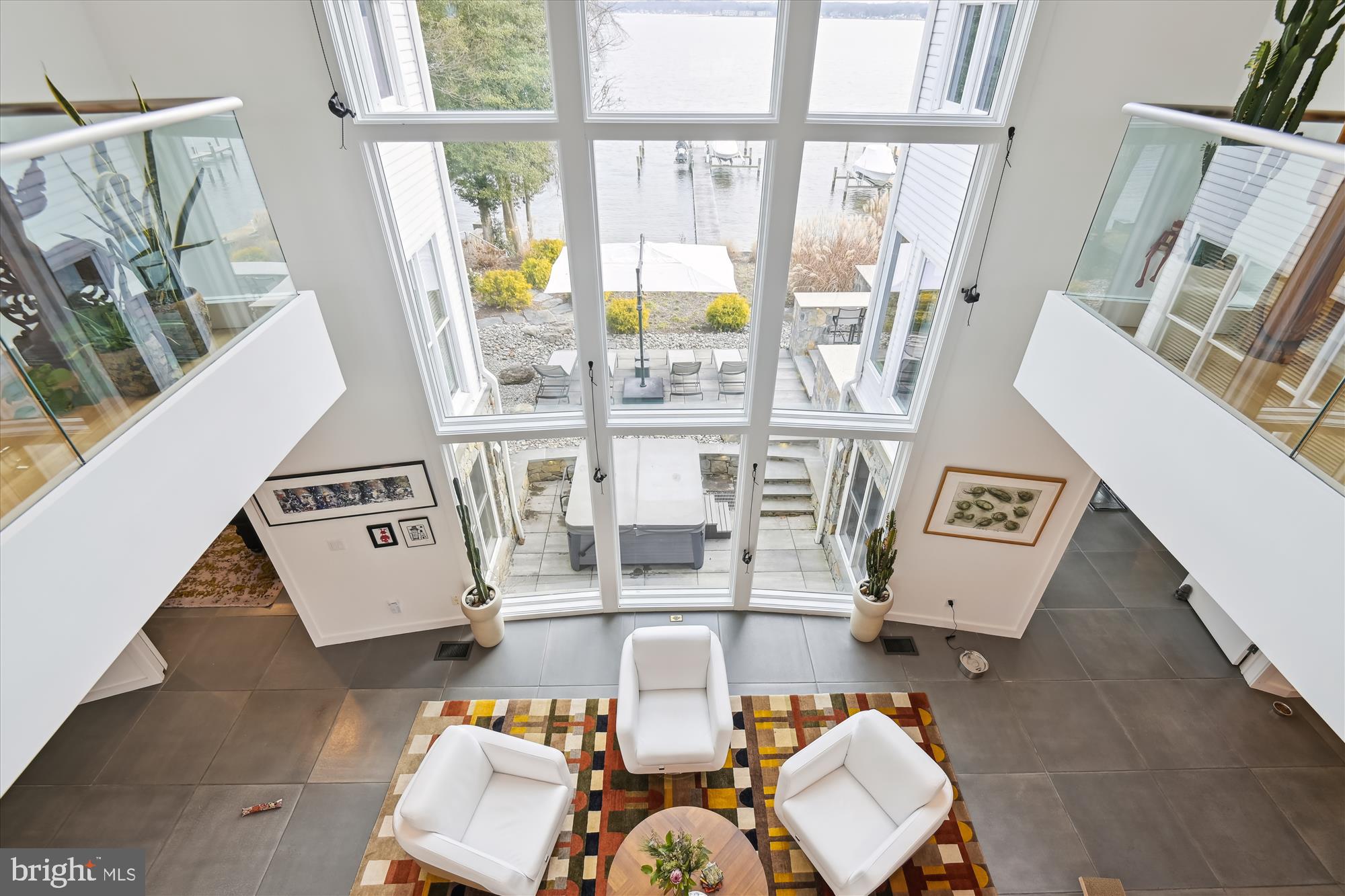 LAKE SHORE - Residential