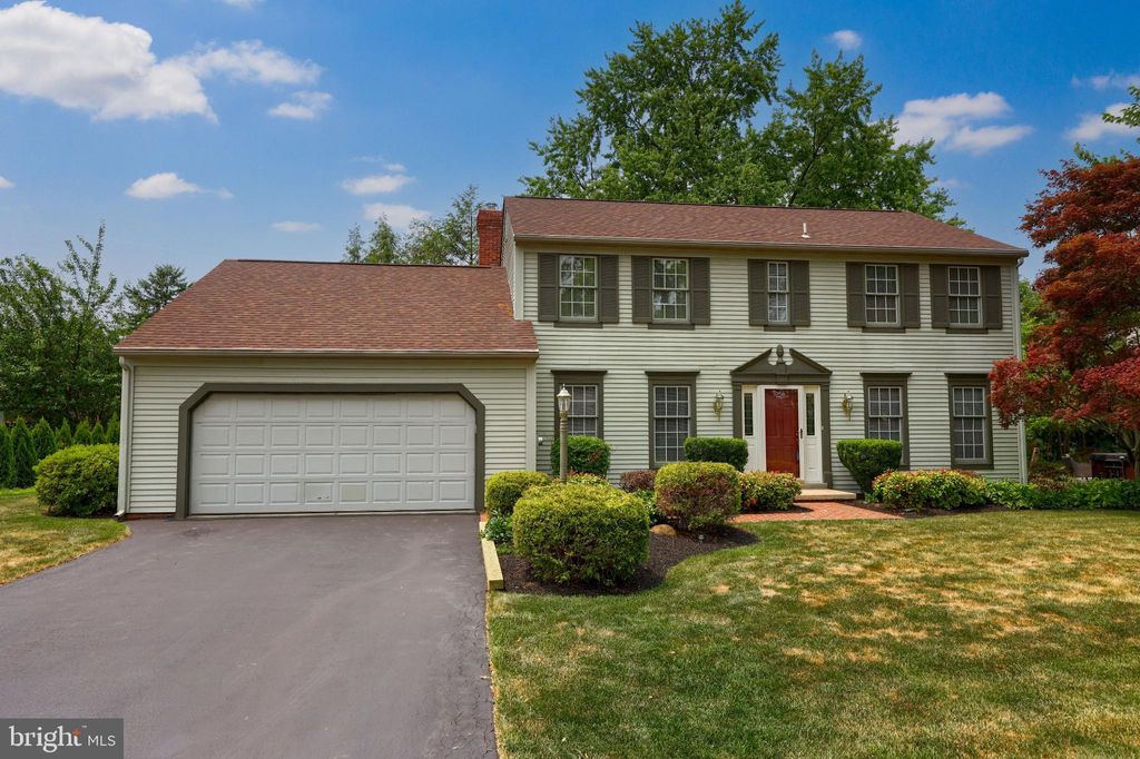 Photo of 1848 BEVERLY DR, LANCASTER, PA 17601 (MLS # PALA2036528)
