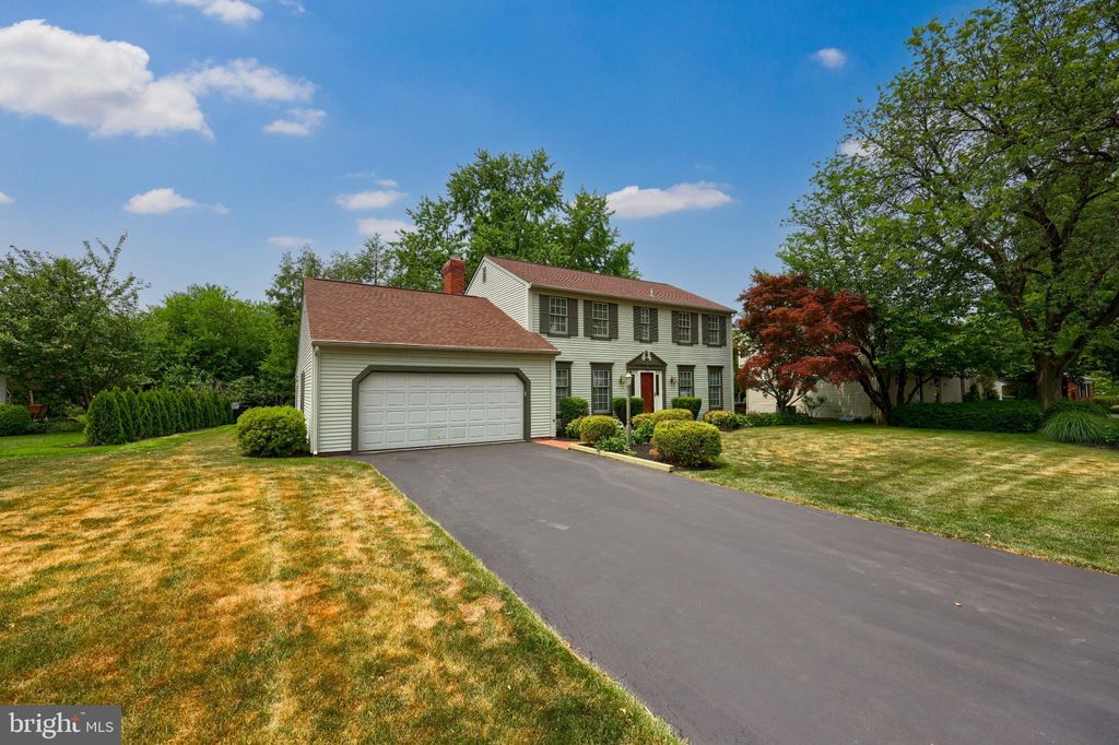 Photo of 1848 BEVERLY DR, LANCASTER, PA 17601 (MLS # PALA2036528)