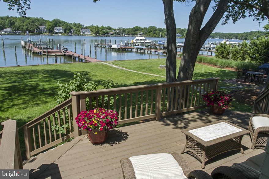 NEW PRICE ON PRISTINE BAY RIDGE WATERFRONT! INCREDIBLE OPPORTUNITY PRICED $300K +BELOW APPRAISAL.STUNNING 500K+ CUSTOM RENOVATION ON THIS 3BR/4.5BATH W/ LOFT/4TH BR/OFFICE. 4600+ FINISHED SQ FT  BEAUTIFUL .44 ACRE DOUBLE LOT W/ 100FT WATER FRONTAGE. PRIVATE DOCK FOR 3-5 BOATS W/ 15000lb LIFT. PARKING FOR 15+ VEHICLES. RESORT LIKE COMMUNITY  AMMENITIES INCLUDE PRIVATE BEACH, POOL AND MARINA.