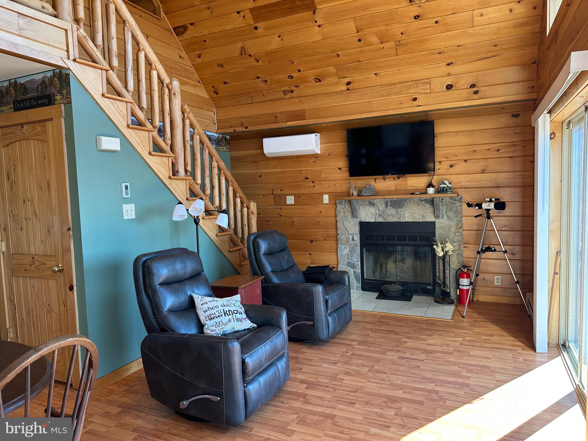 SHADOW KNOLLS - Residential