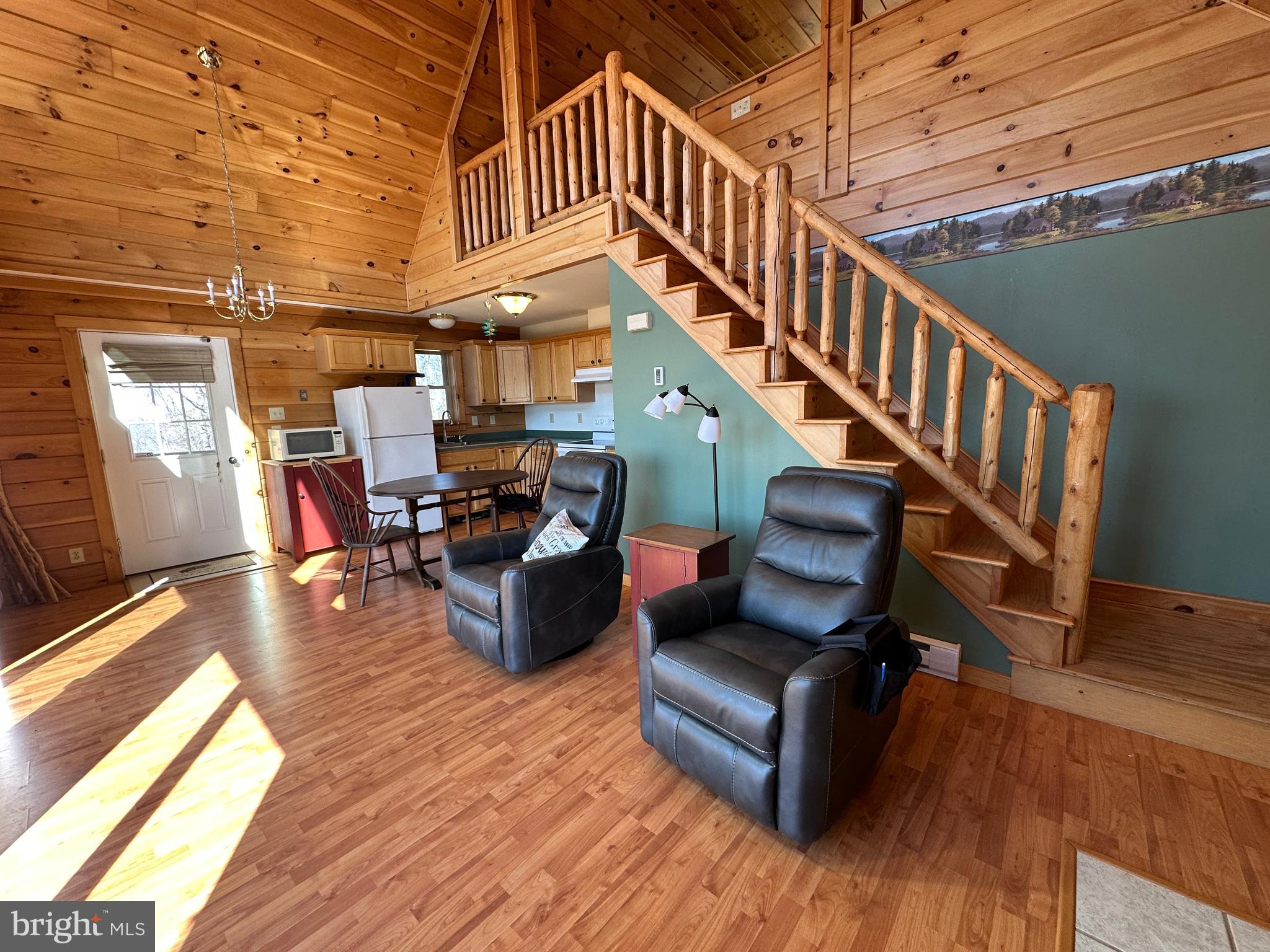 SHADOW KNOLLS - Residential