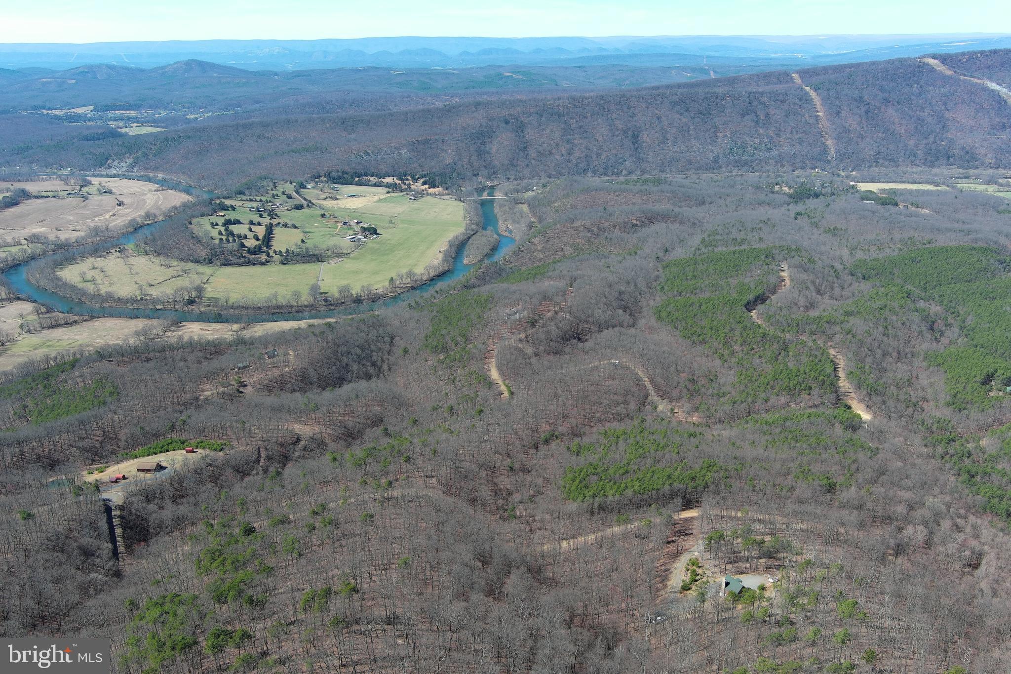 SHADOW KNOLLS - Residential