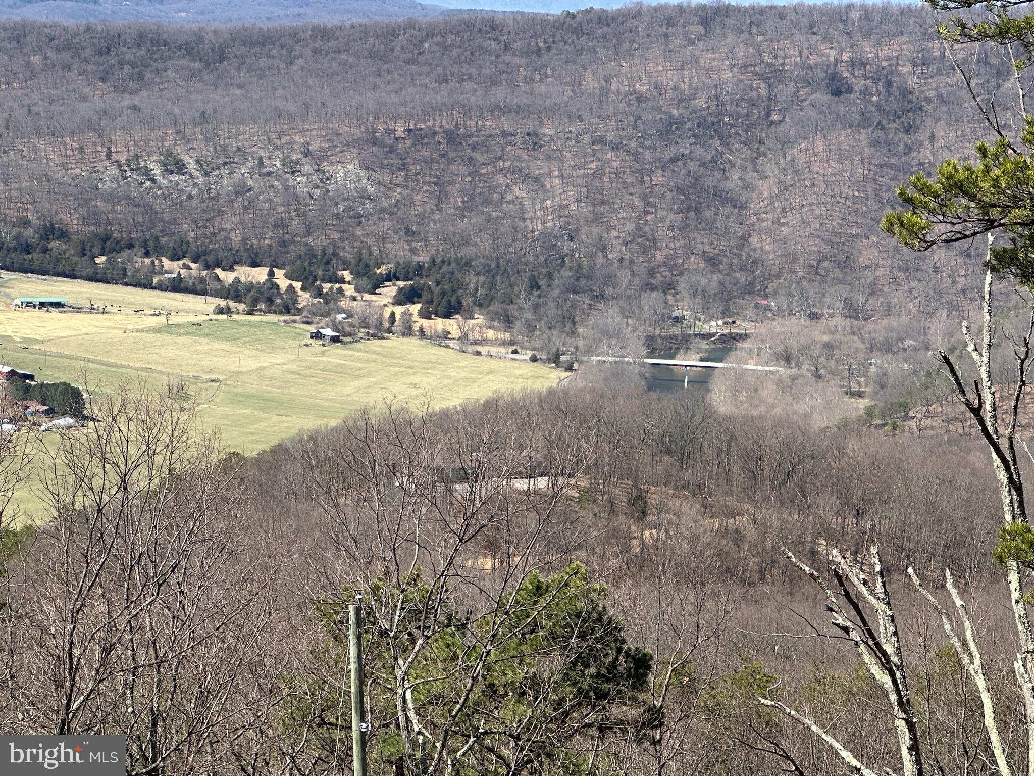 SHADOW KNOLLS - Residential