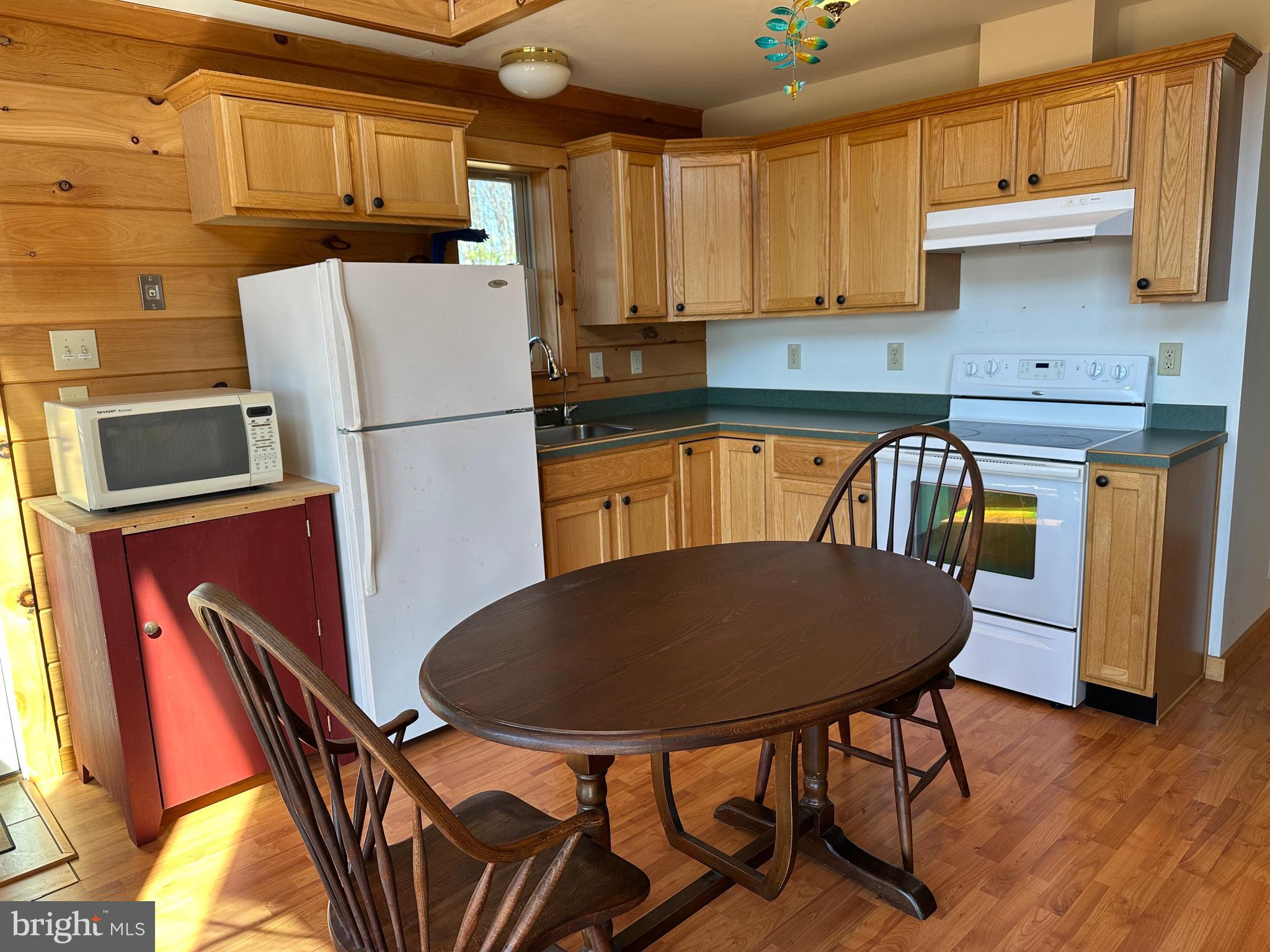 SHADOW KNOLLS - Residential