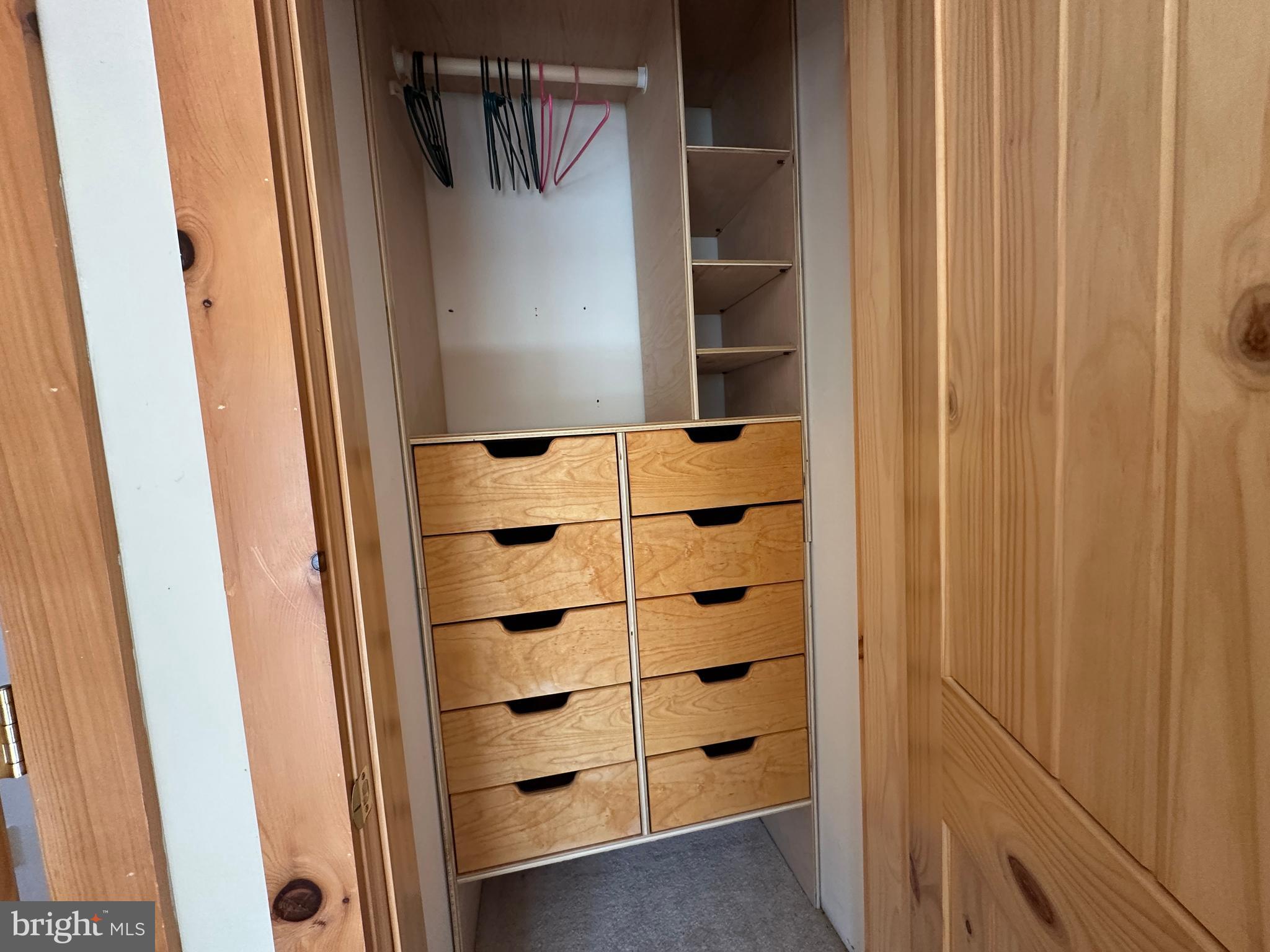 SHADOW KNOLLS - Residential