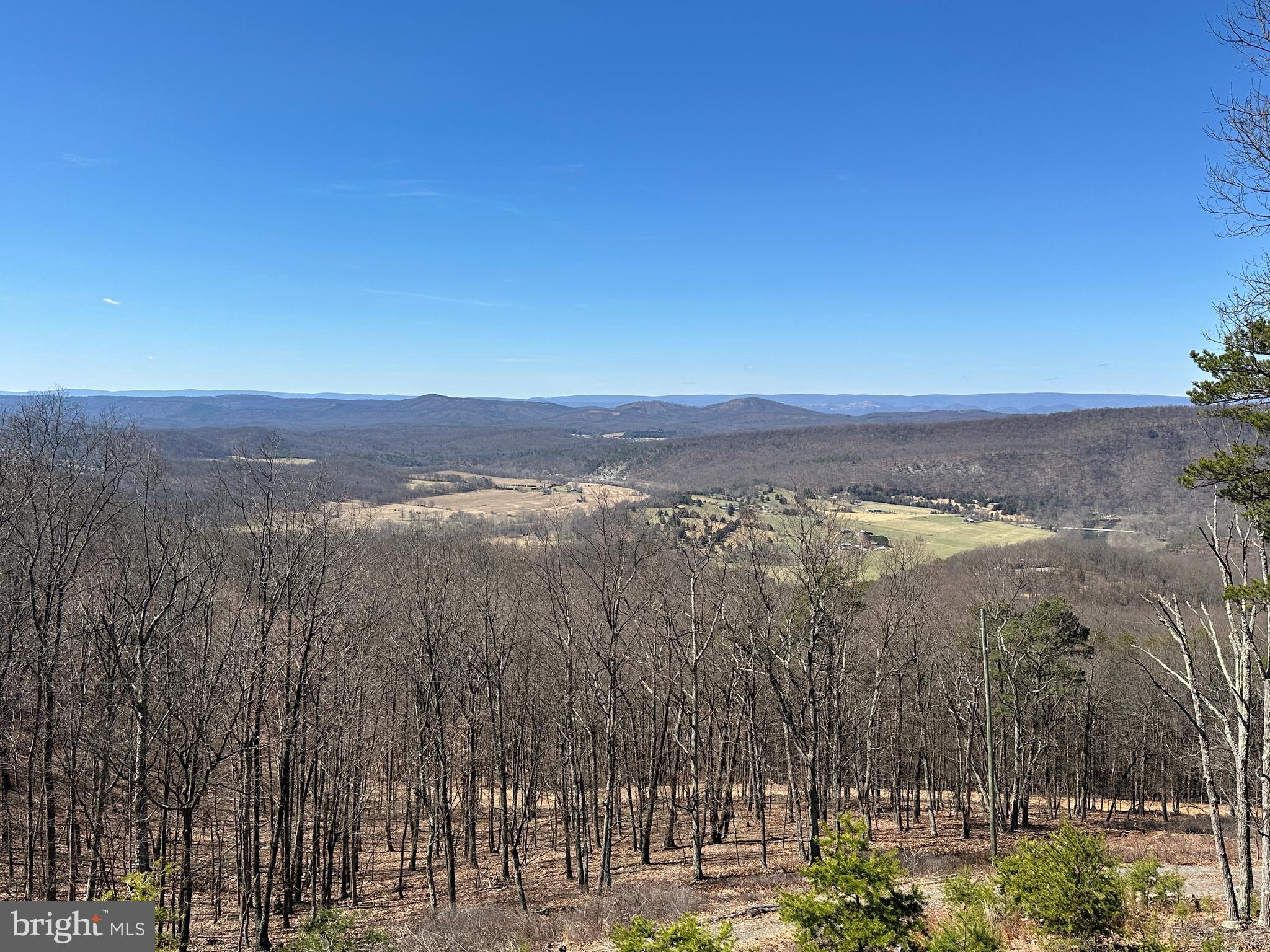 SHADOW KNOLLS - Residential